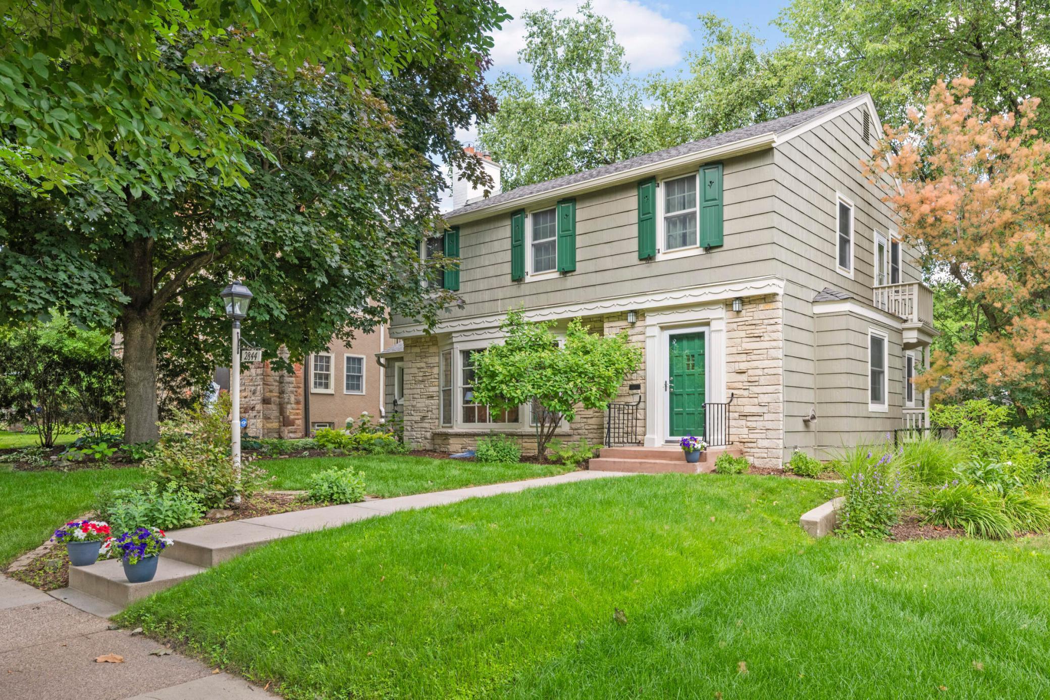 2844 Sunset Boulevard