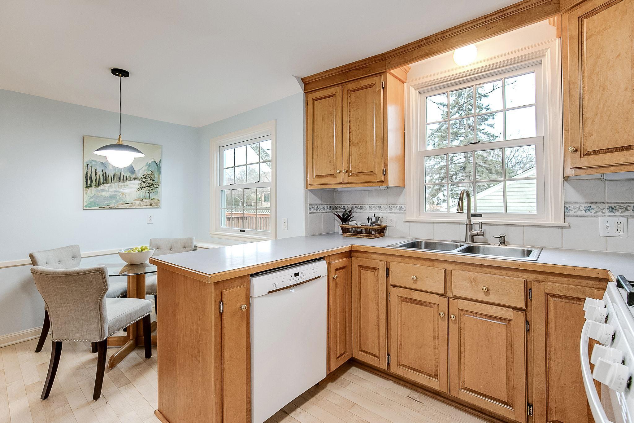 2844 Sunset Boulevard