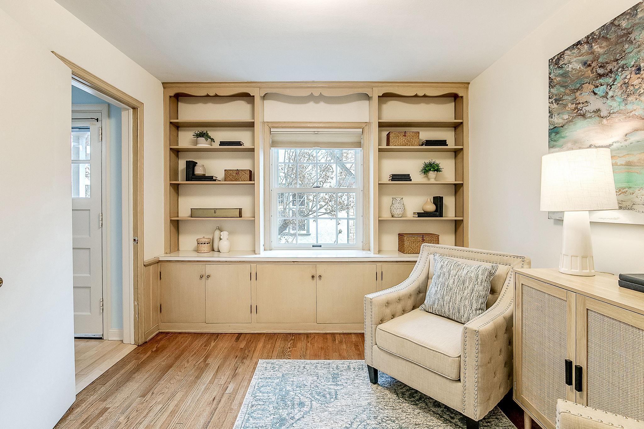 2844 Sunset Boulevard