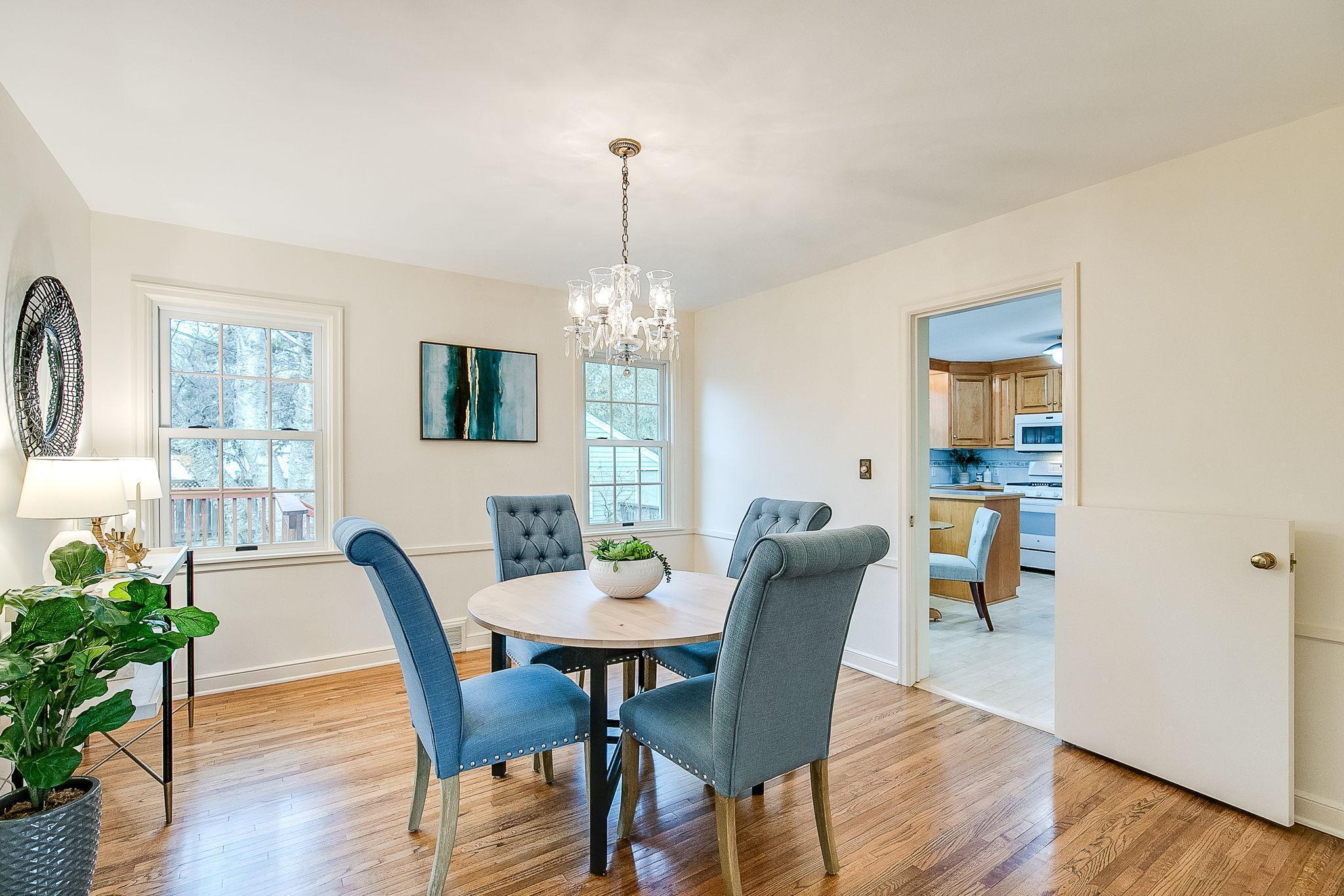 2844 Sunset Boulevard