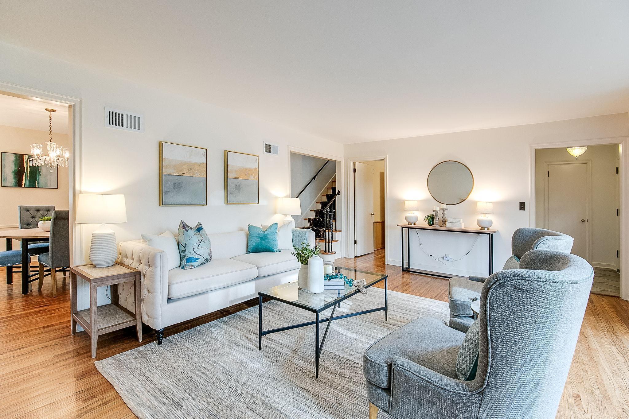 2844 Sunset Boulevard