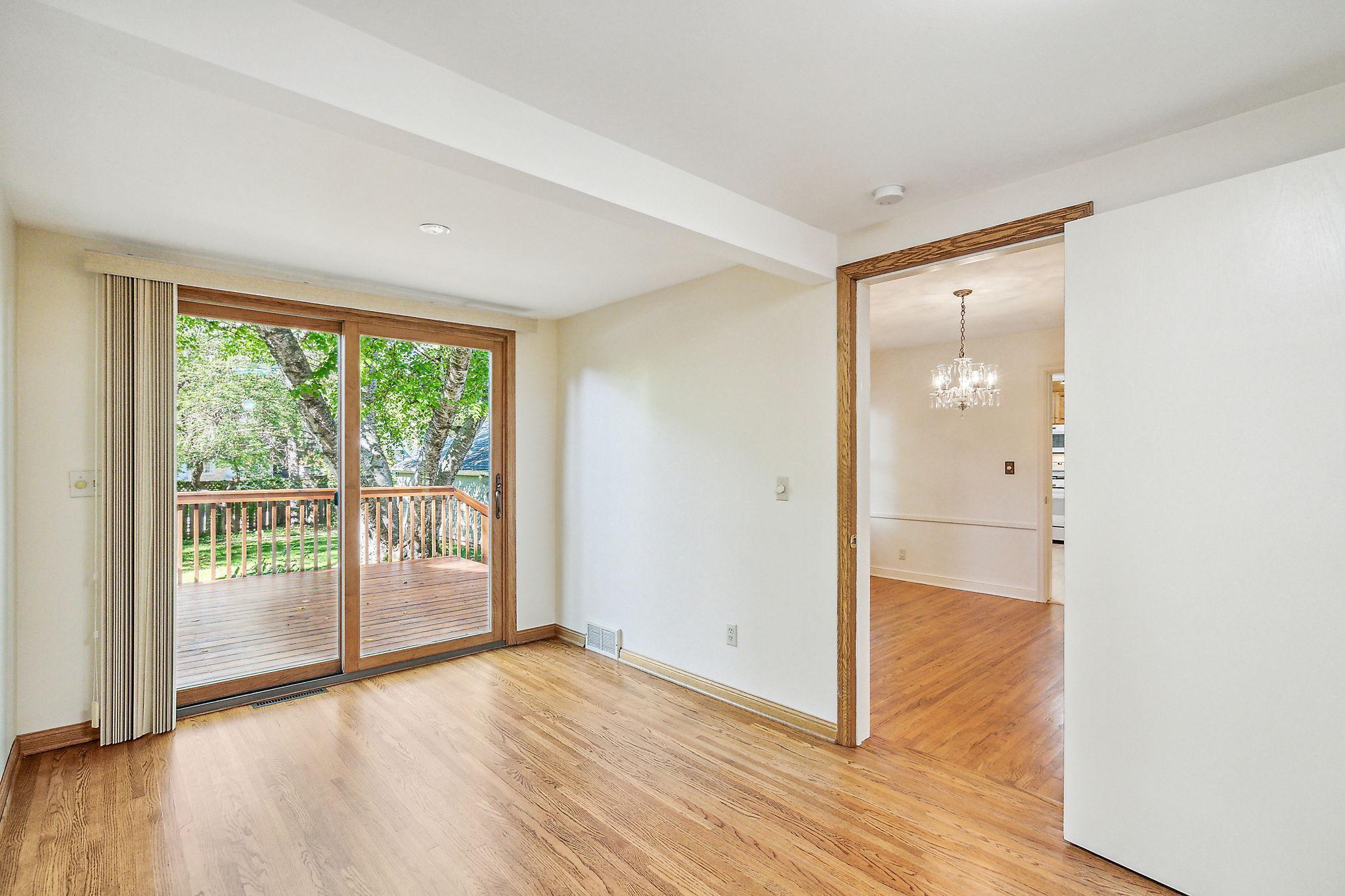 2844 Sunset Boulevard