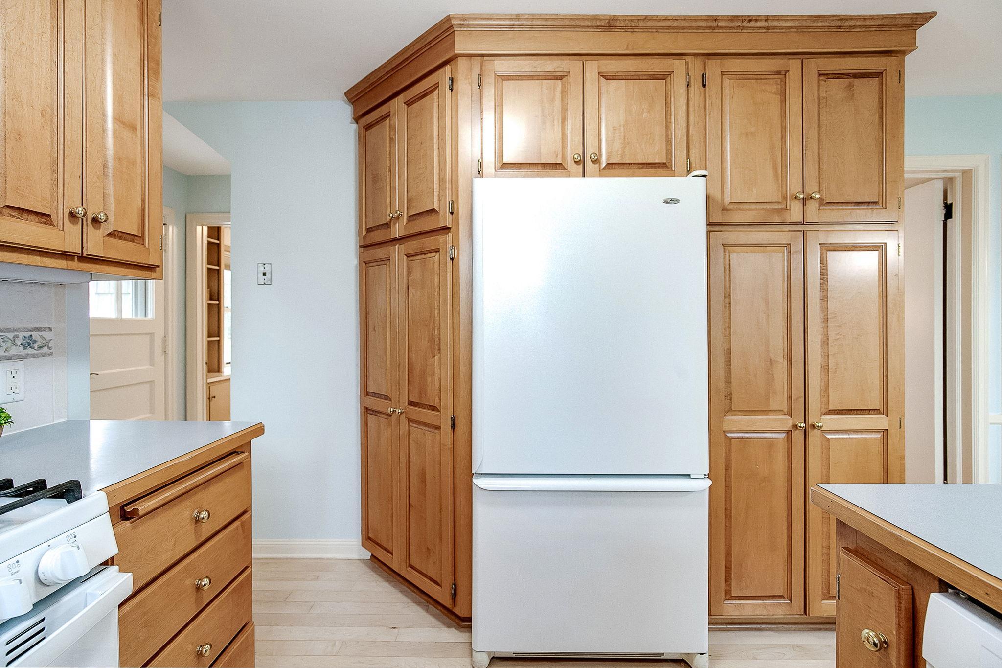 2844 Sunset Boulevard