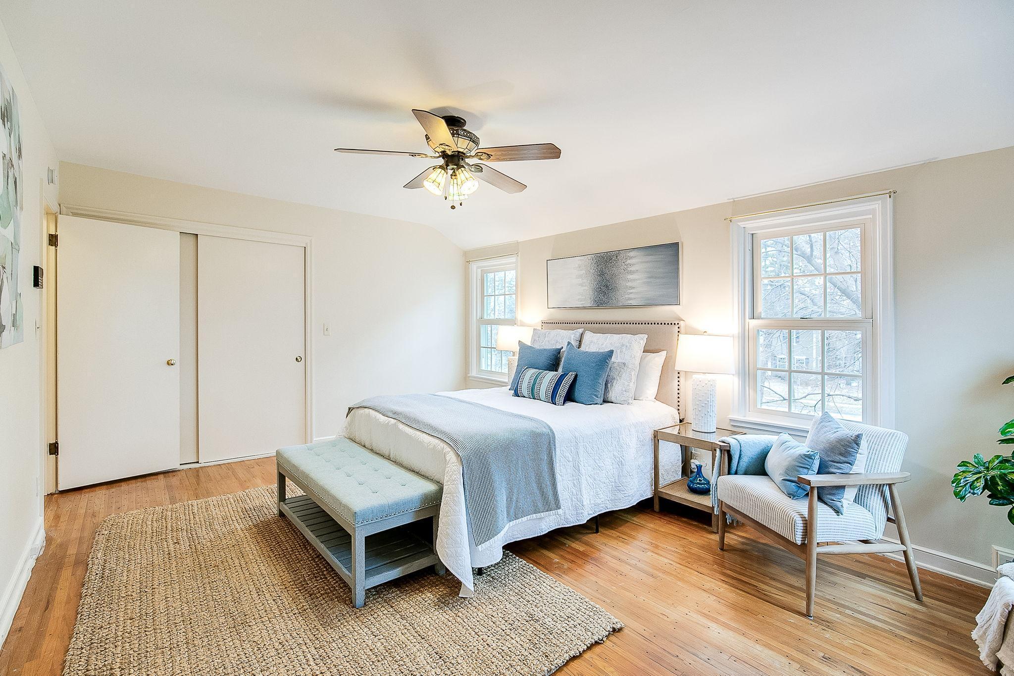 2844 Sunset Boulevard