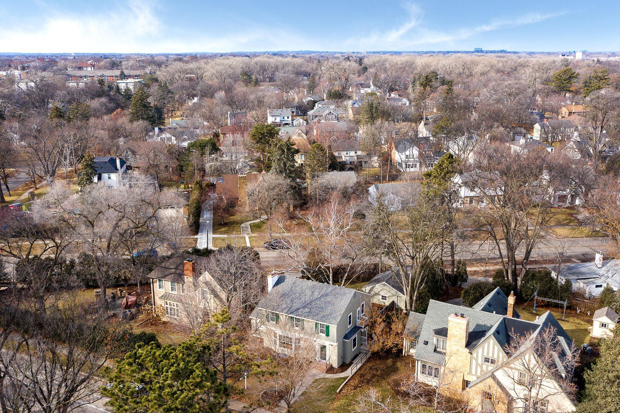 2844 Sunset Boulevard