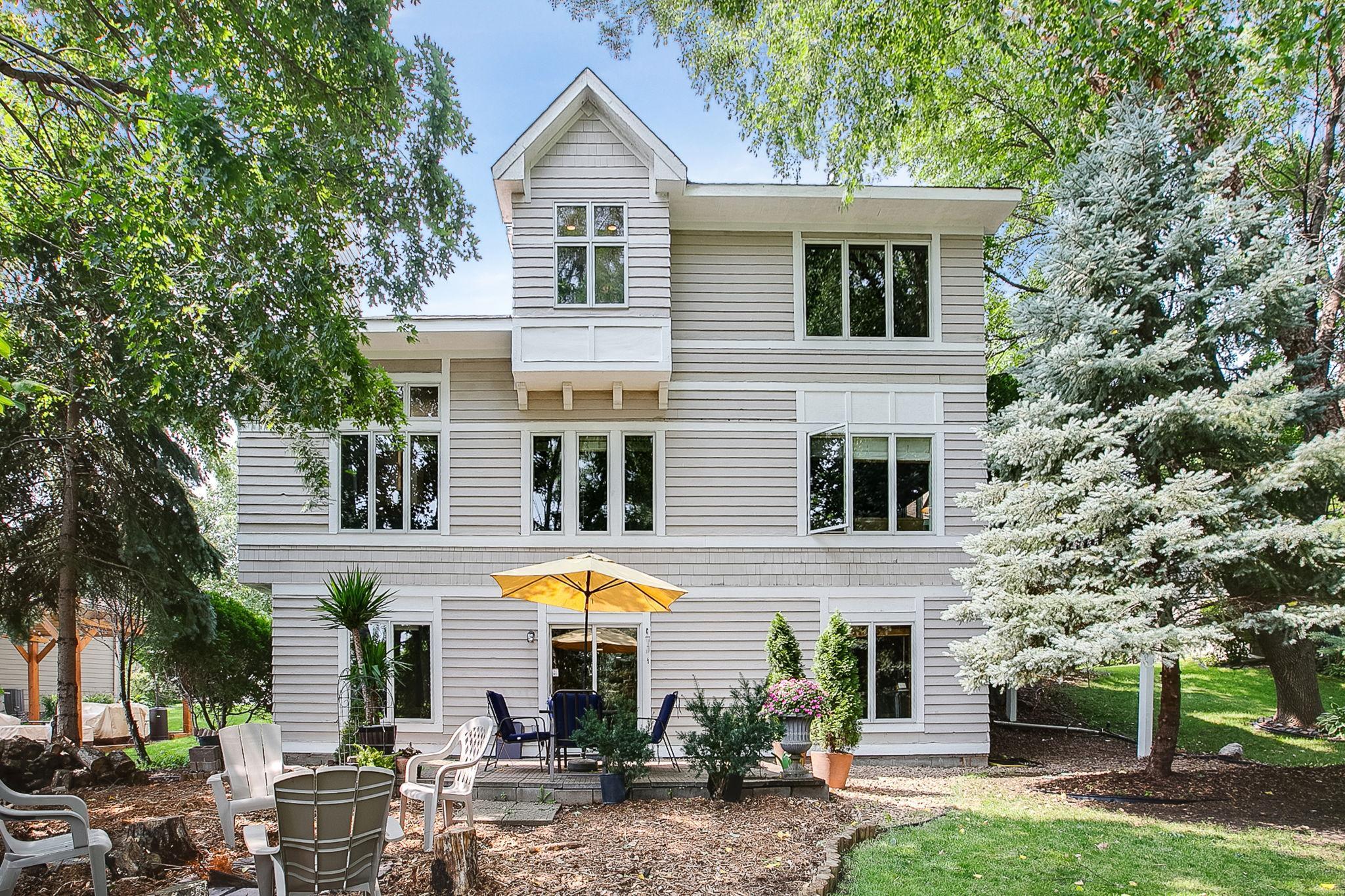 8688 Comstock Lane N