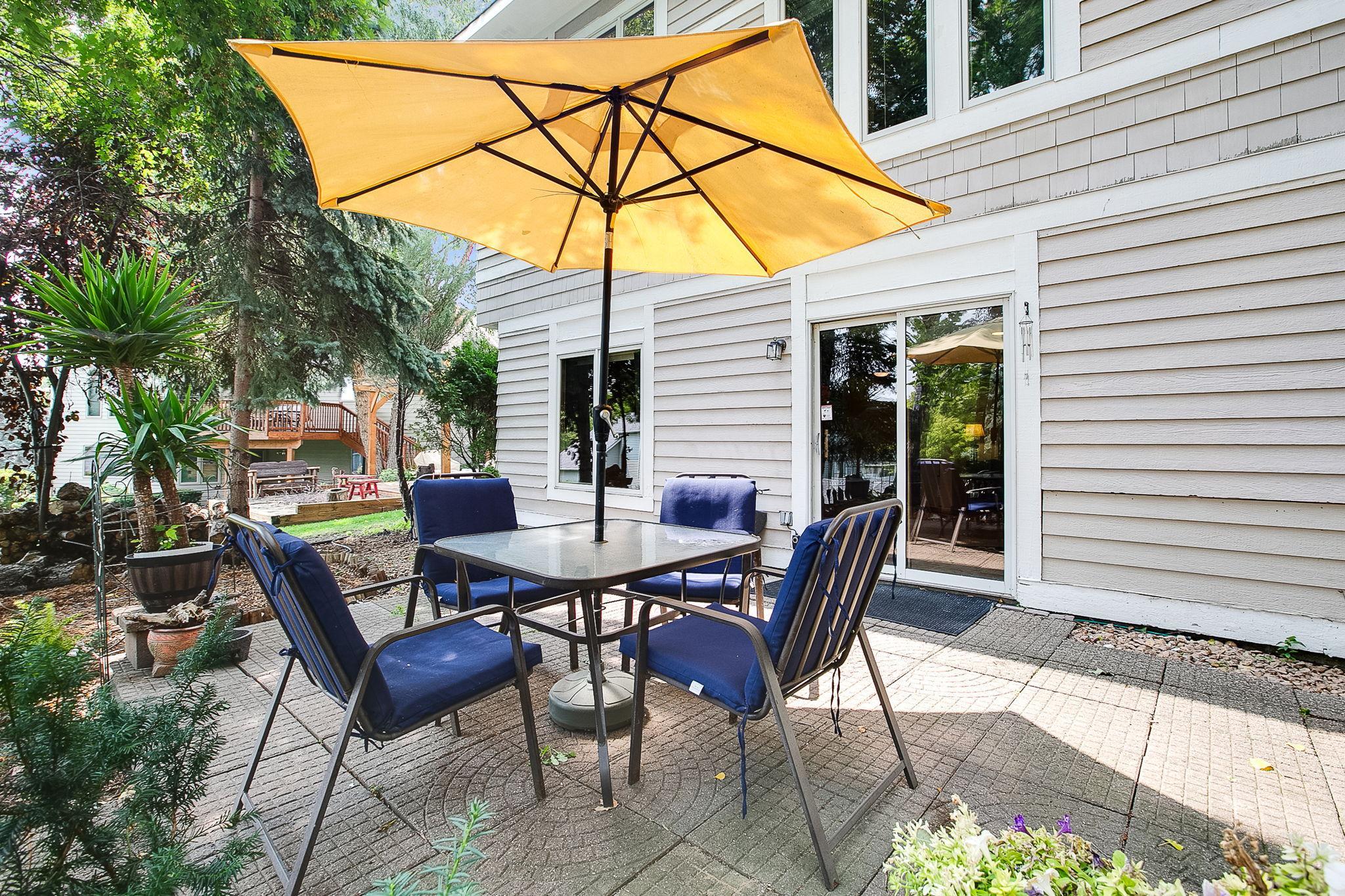 8688 Comstock Lane N