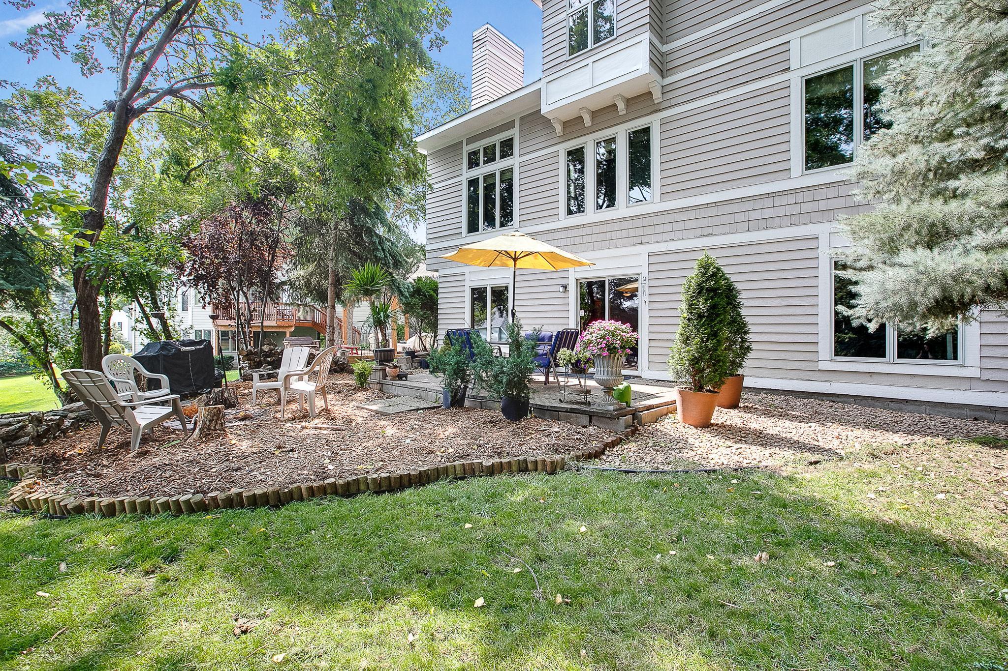 8688 Comstock Lane N