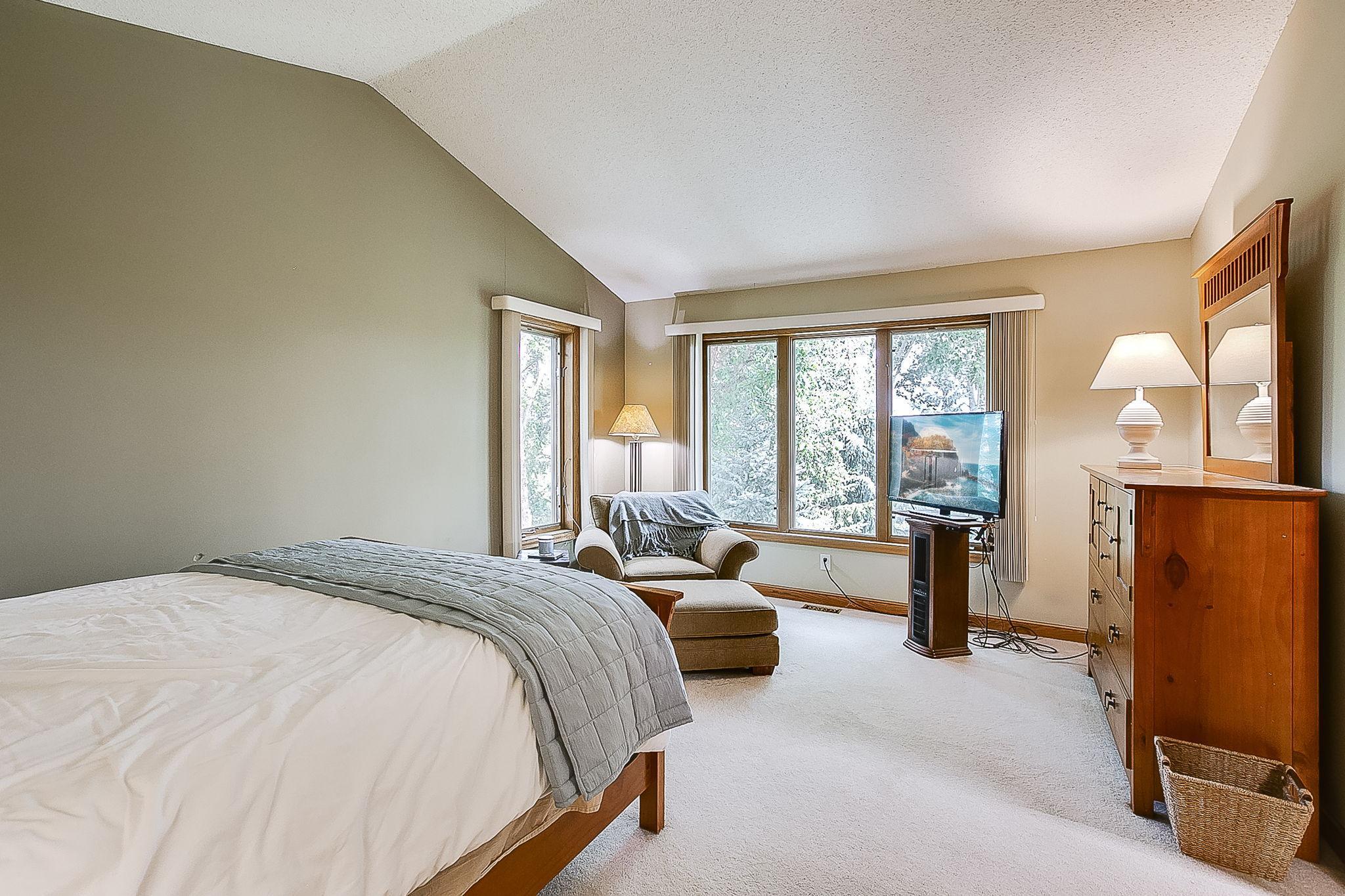 8688 Comstock Lane N