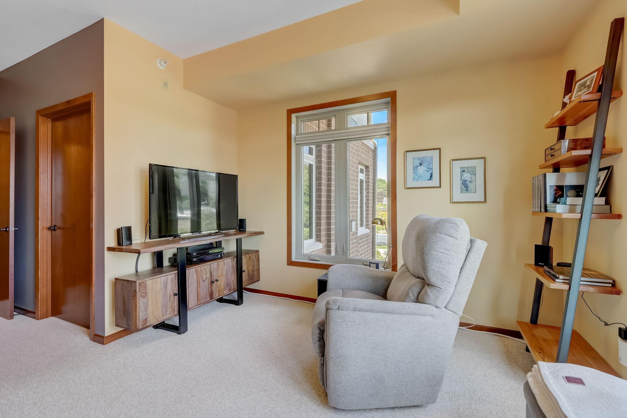 3251 Louisiana Avenue S Unit: 225