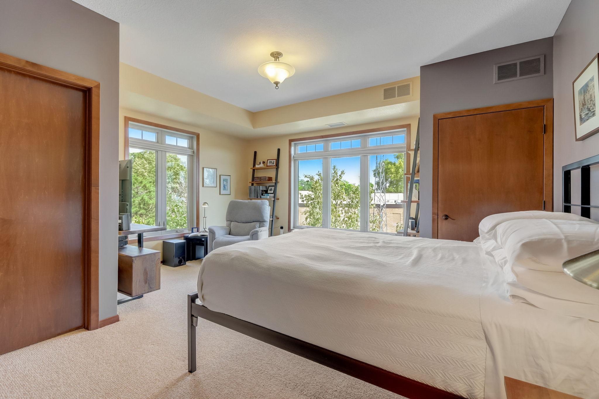 3251 Louisiana Avenue S Unit: 225