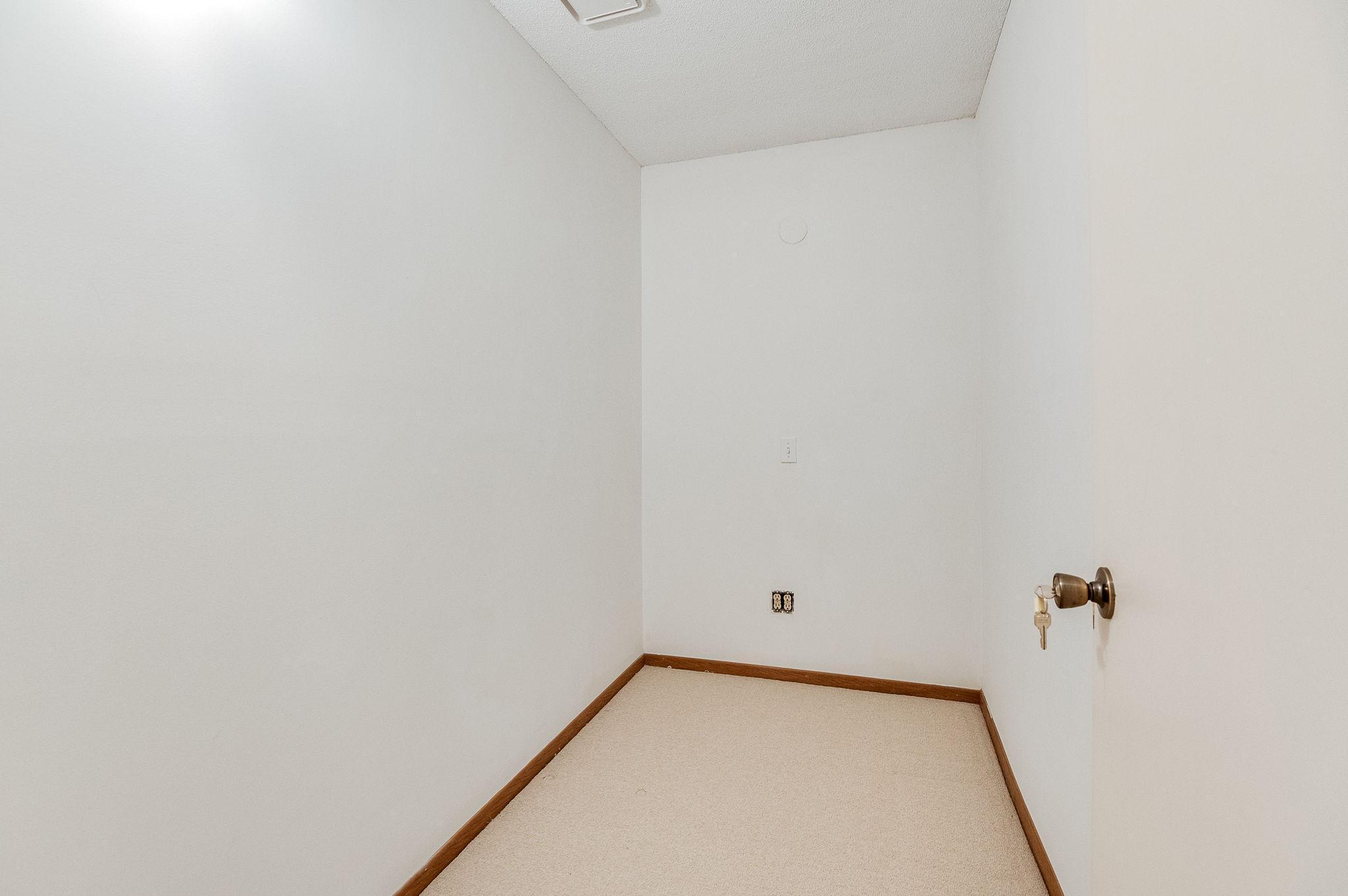 4221 Upton Avenue S Unit: 105