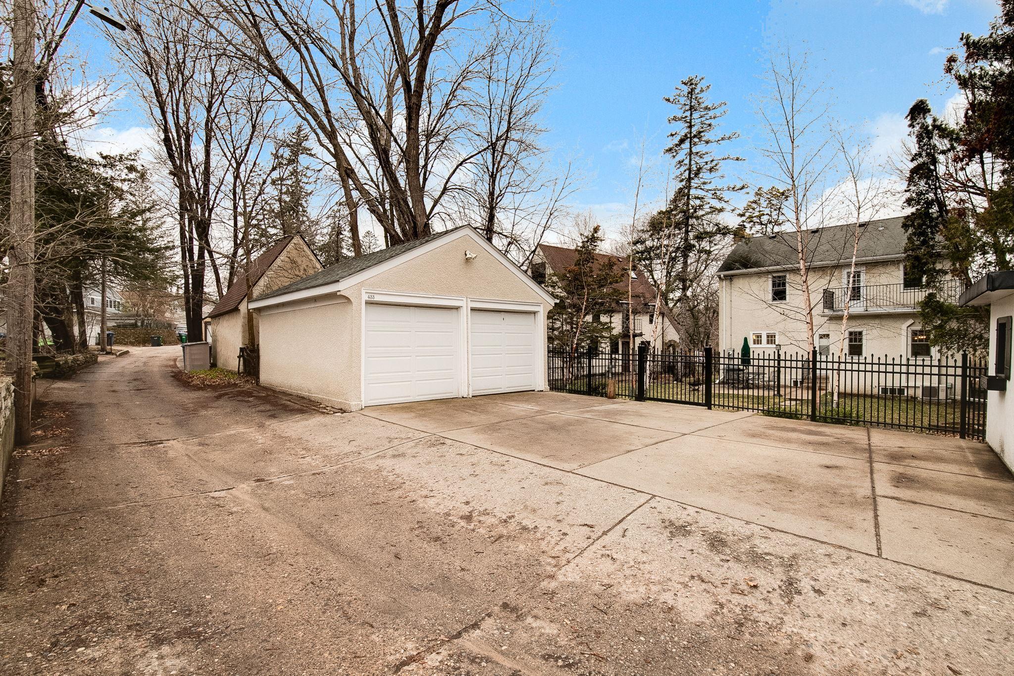 433 Tarrymore Avenue