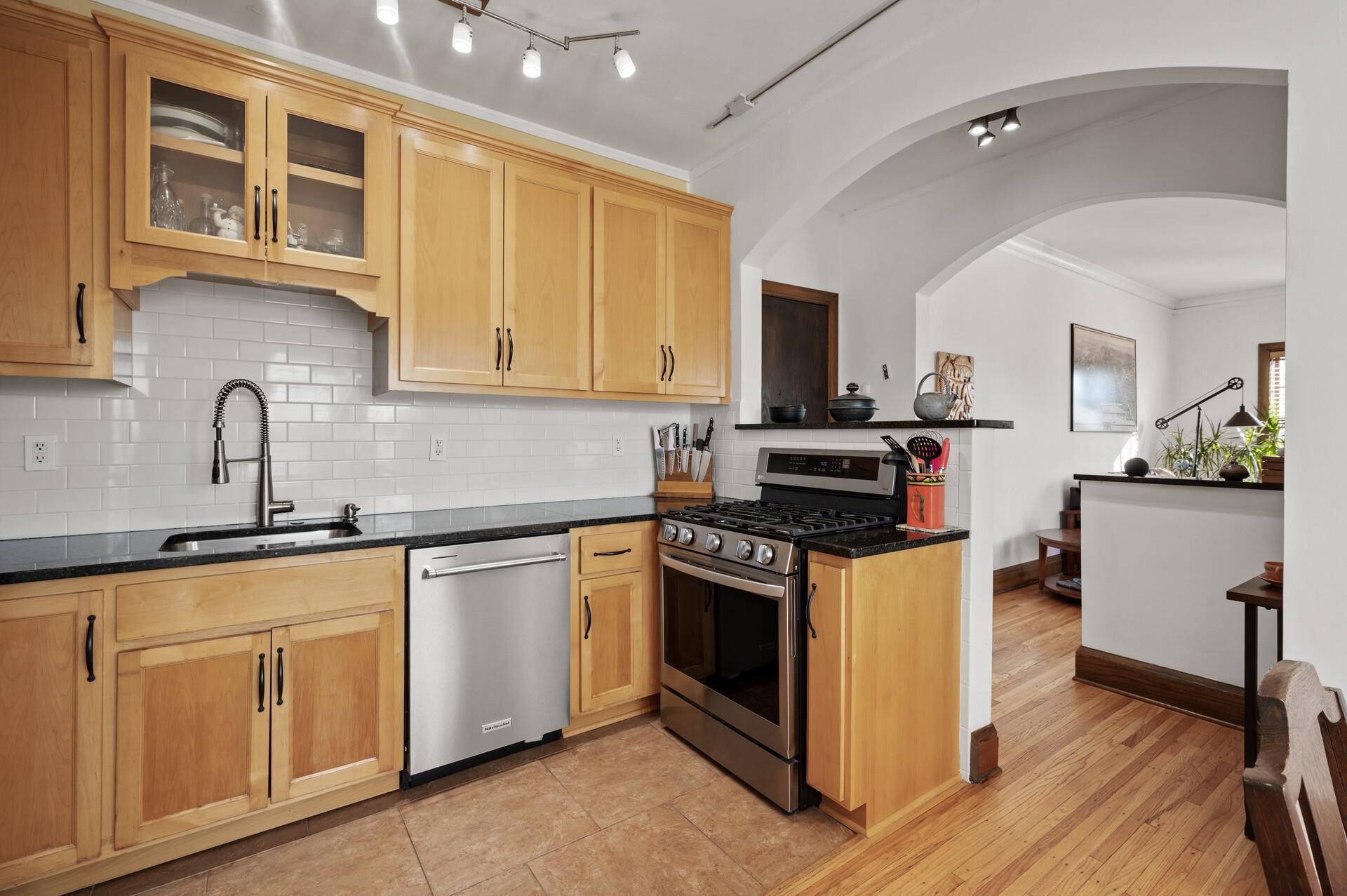 4325 Bryant Avenue S Unit: D204