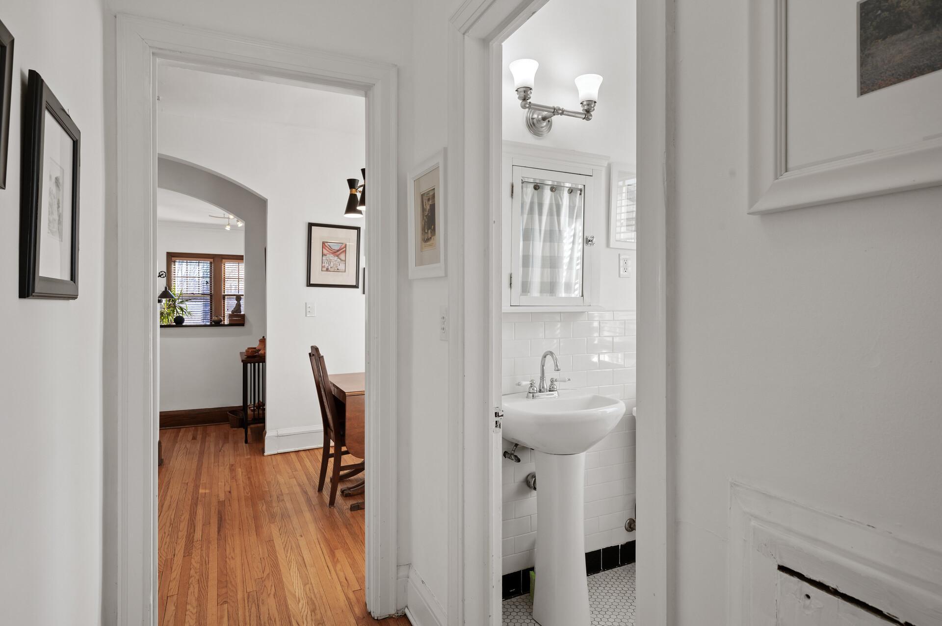 4325 Bryant Avenue S Unit: D204