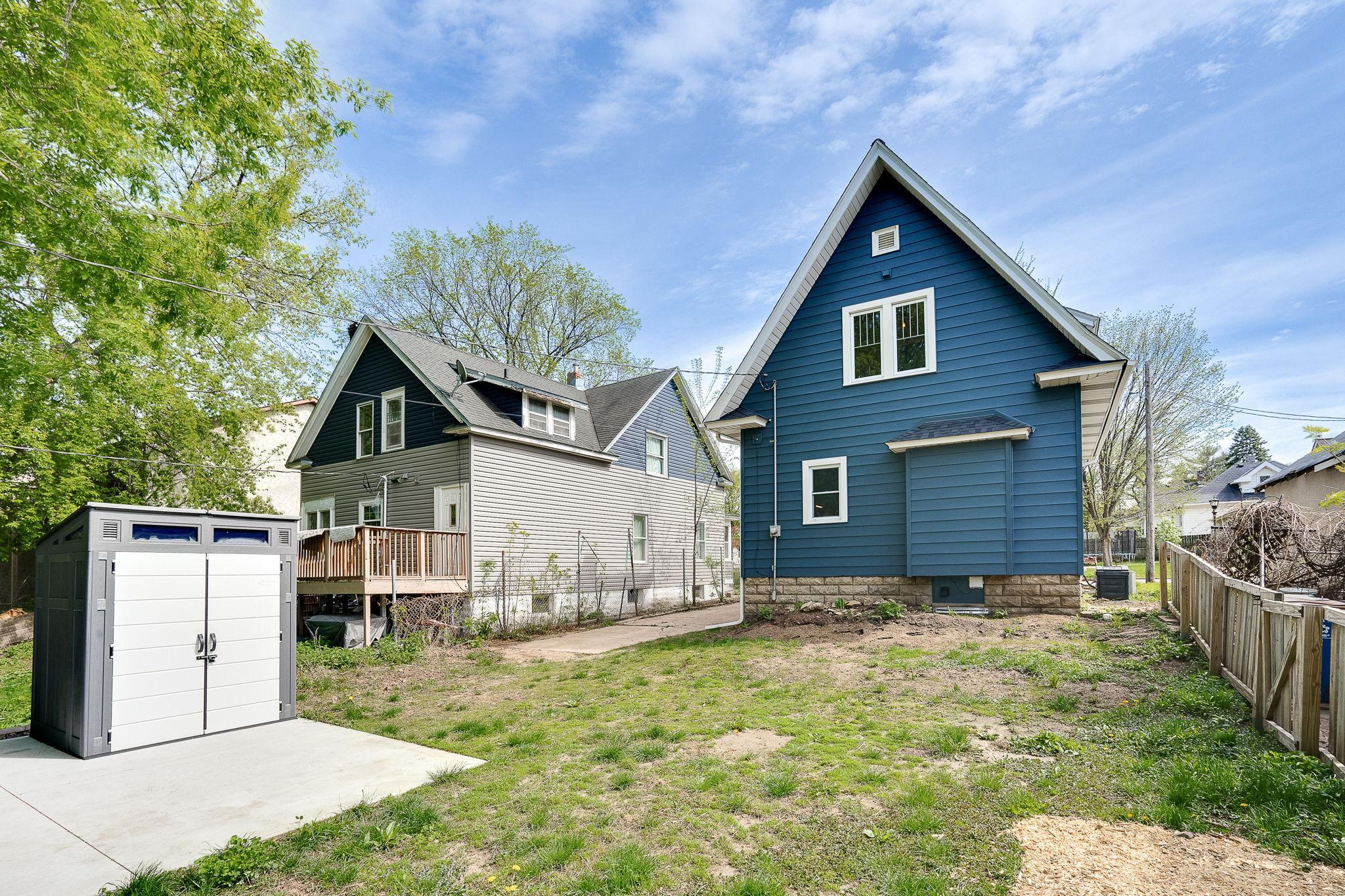 275 Stevens Street W