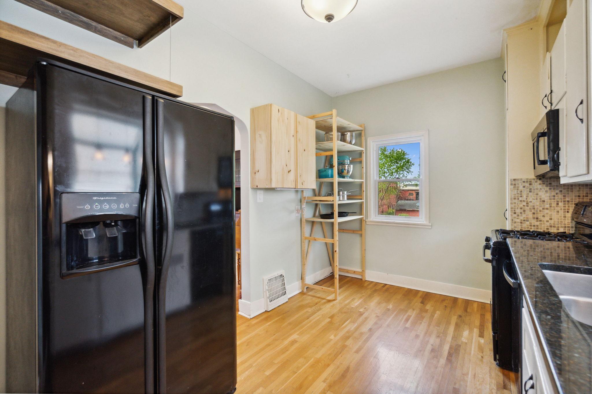 275 Stevens Street W