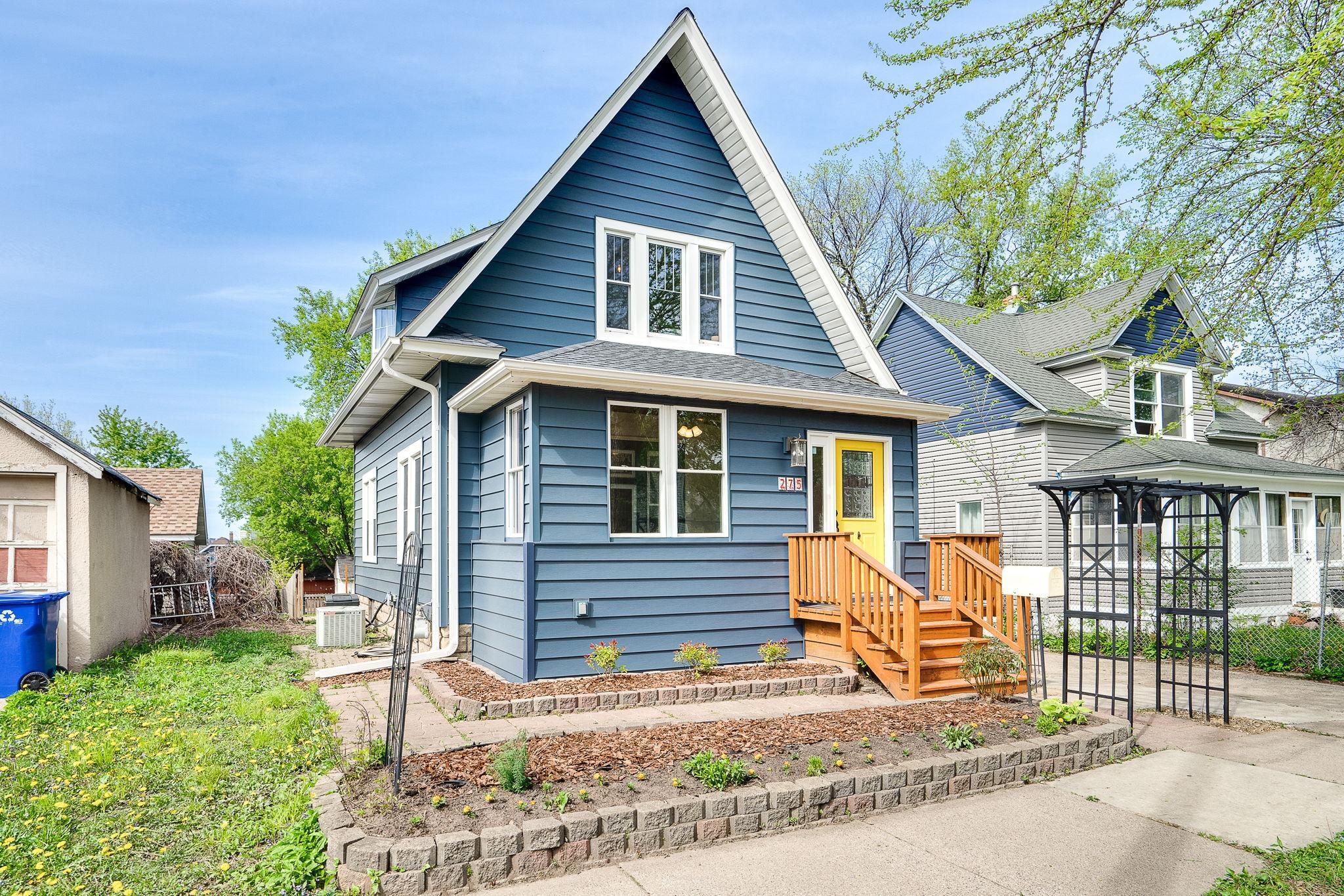 275 Stevens Street W