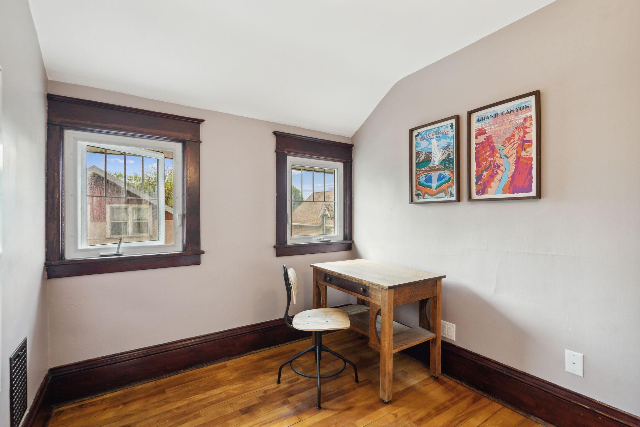 275 Stevens Street W