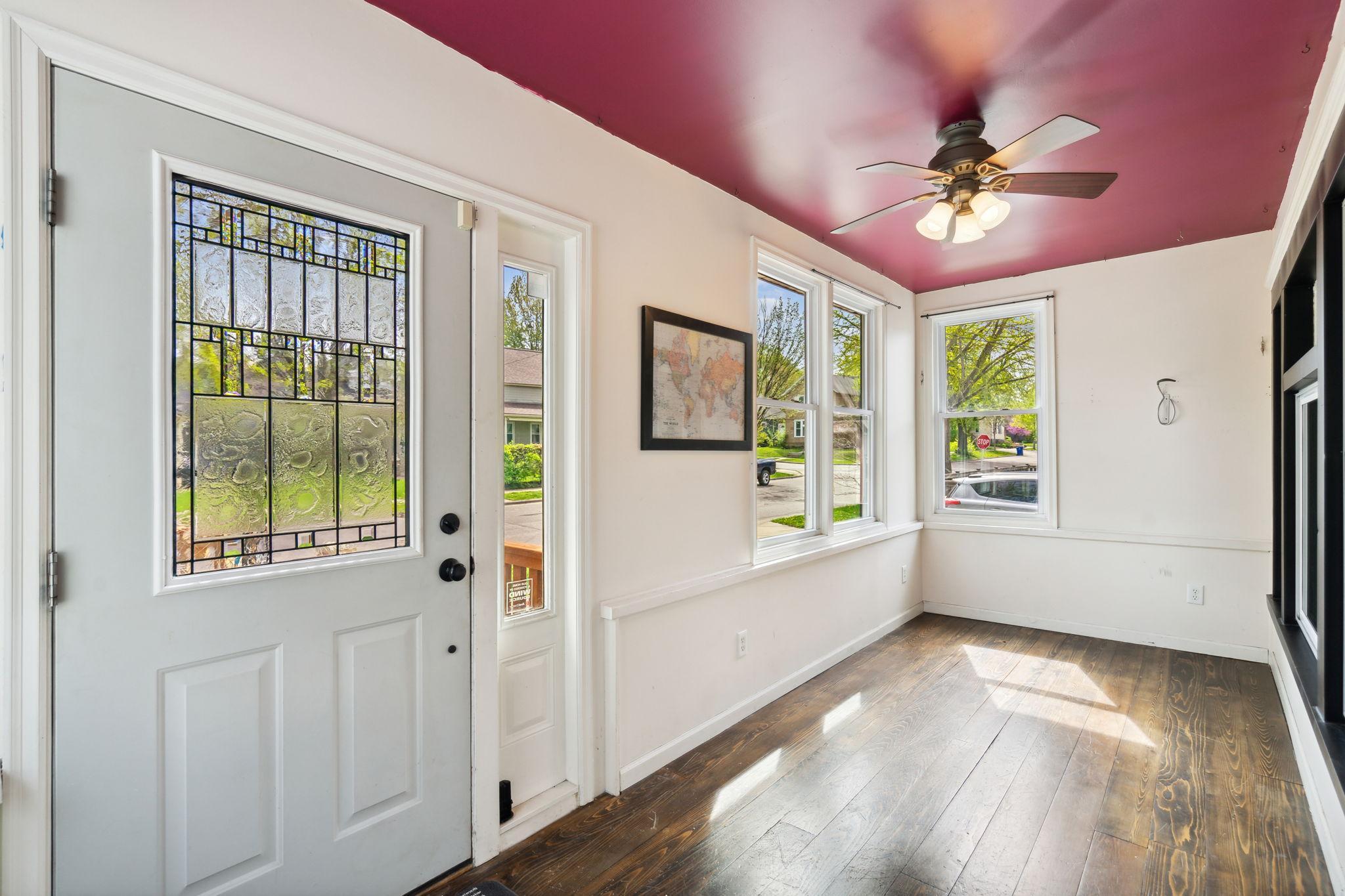 275 Stevens Street W