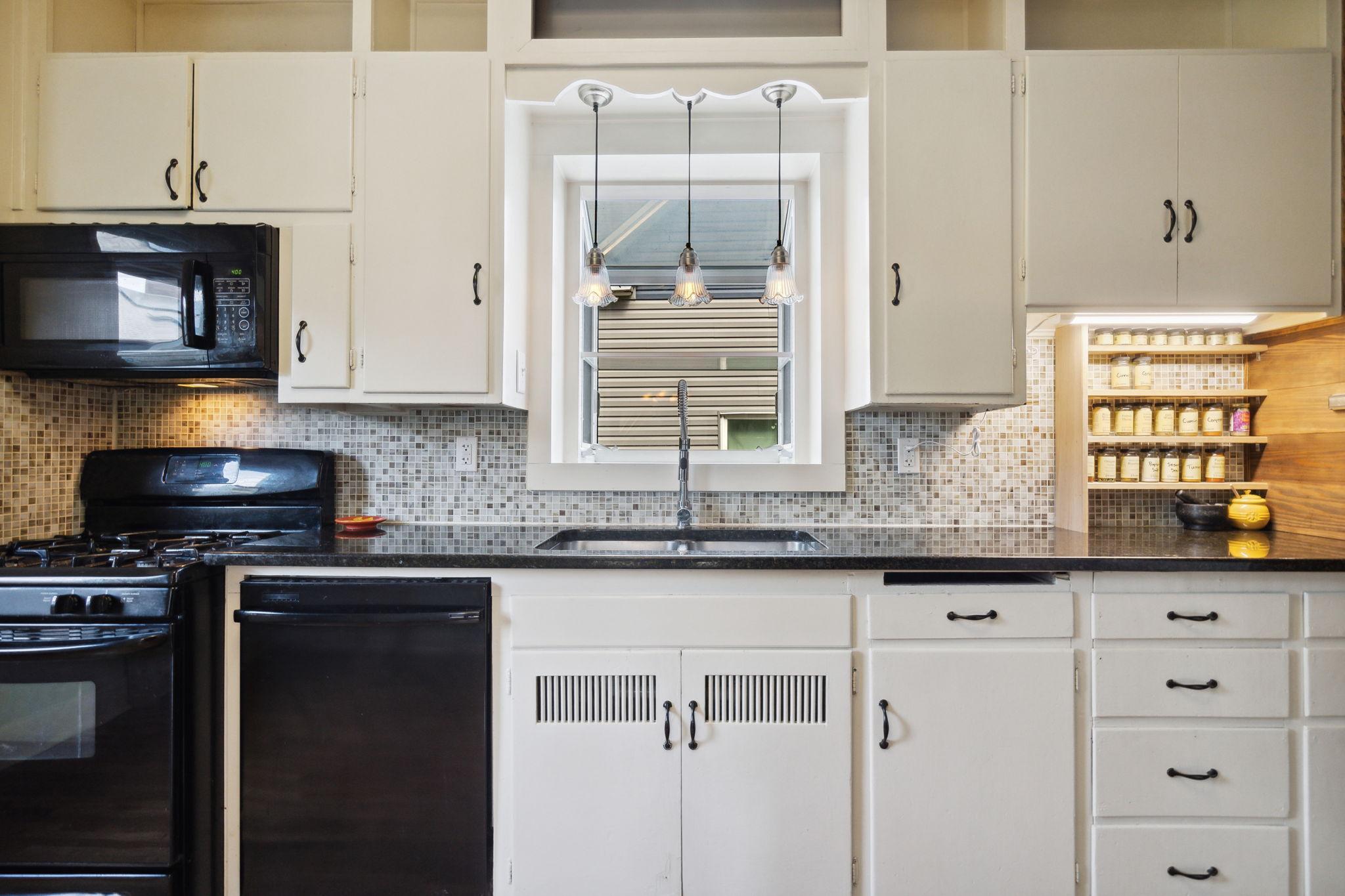 275 Stevens Street W