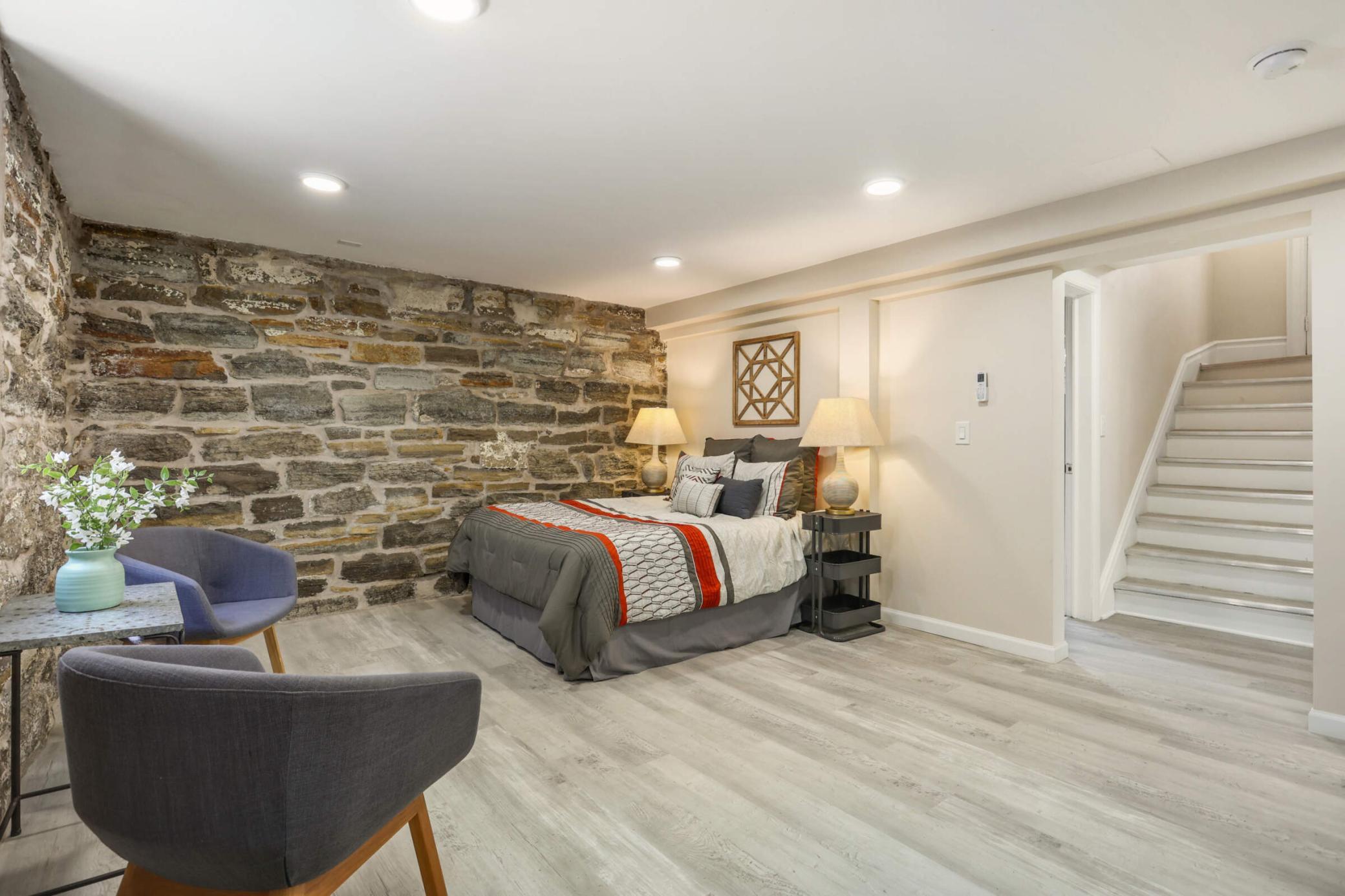 2525 Garfield Avenue