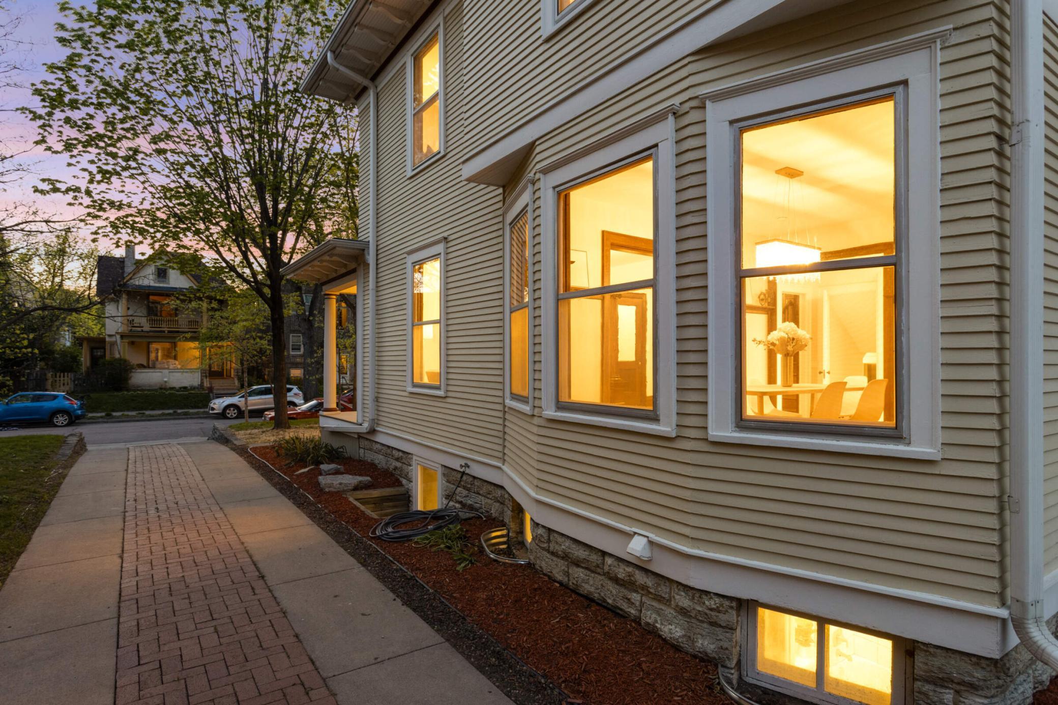 2525 Garfield Avenue