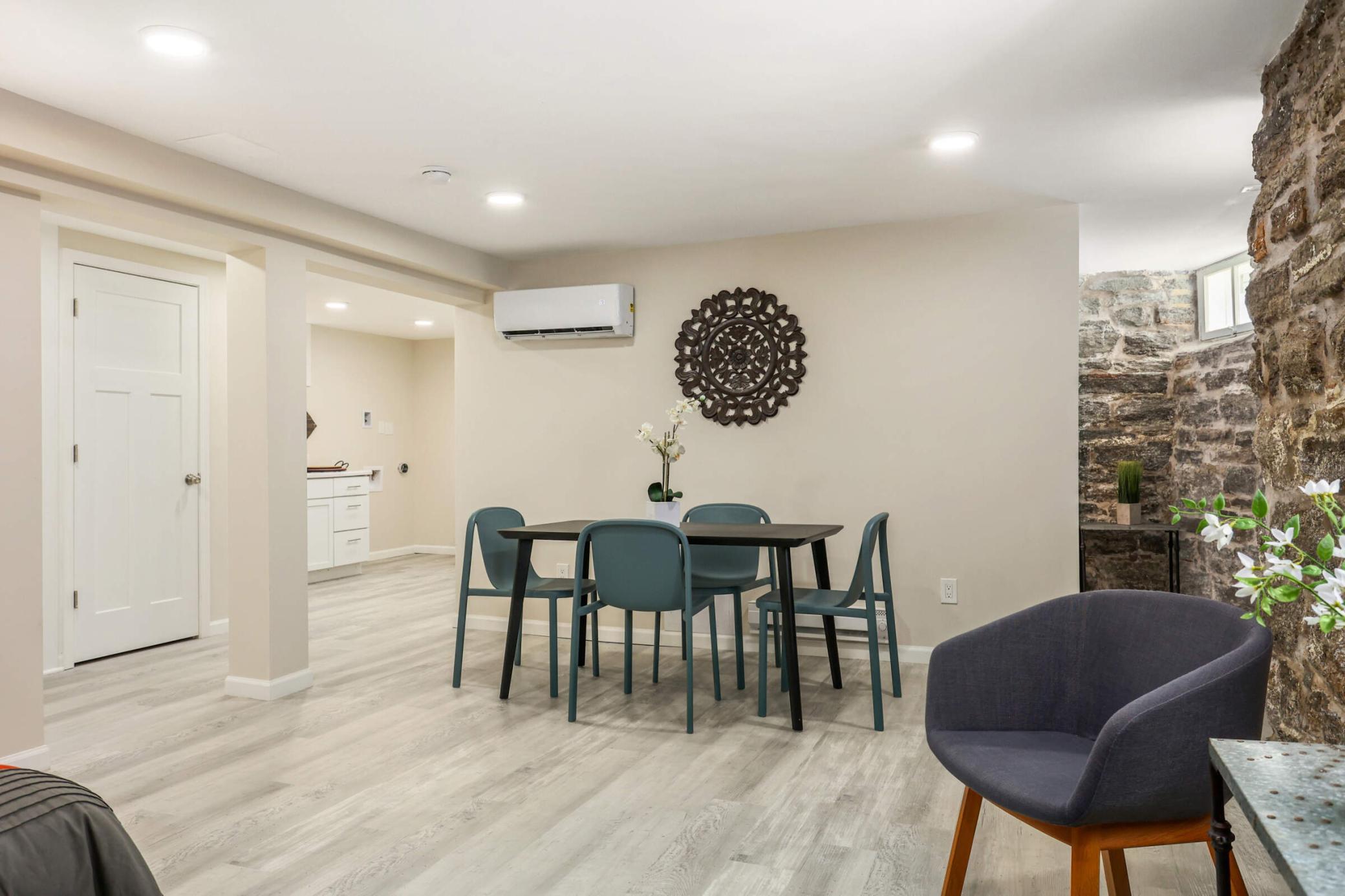 2525 Garfield Avenue