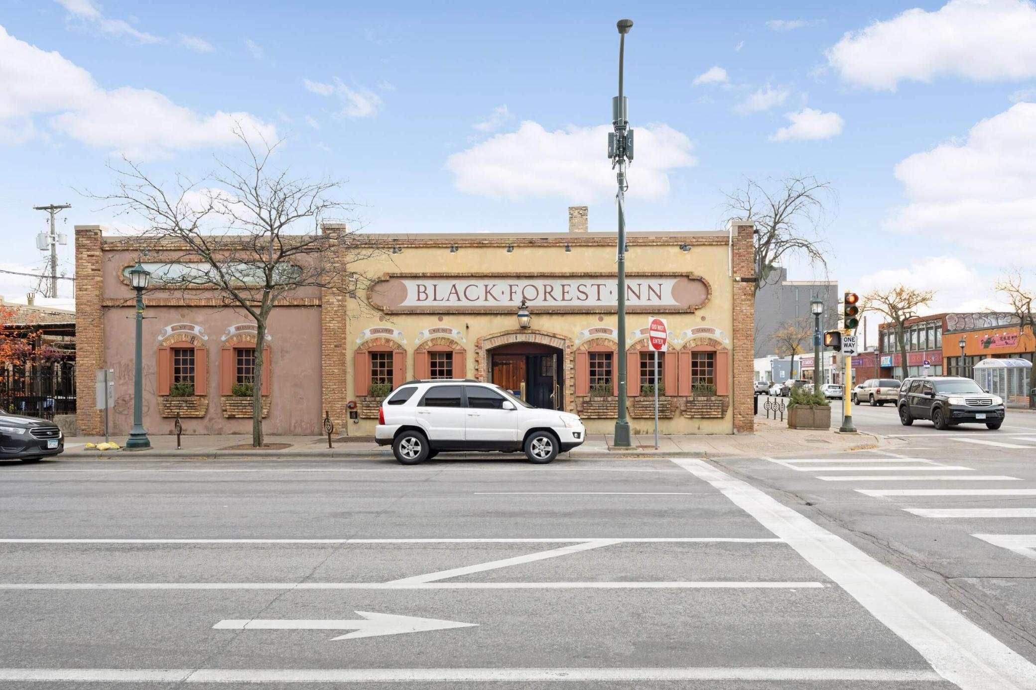 2525 Garfield Avenue