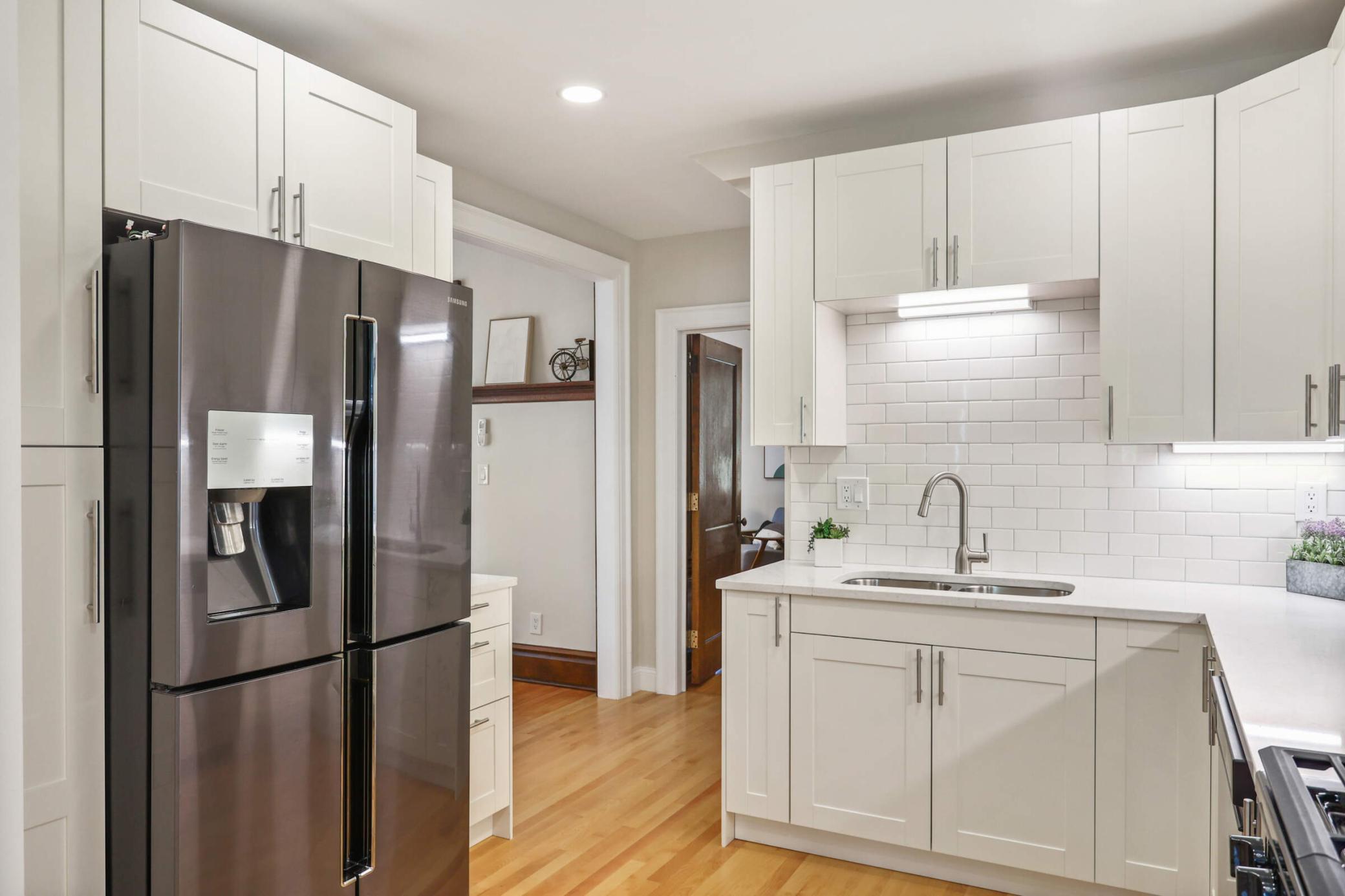 2525 Garfield Avenue