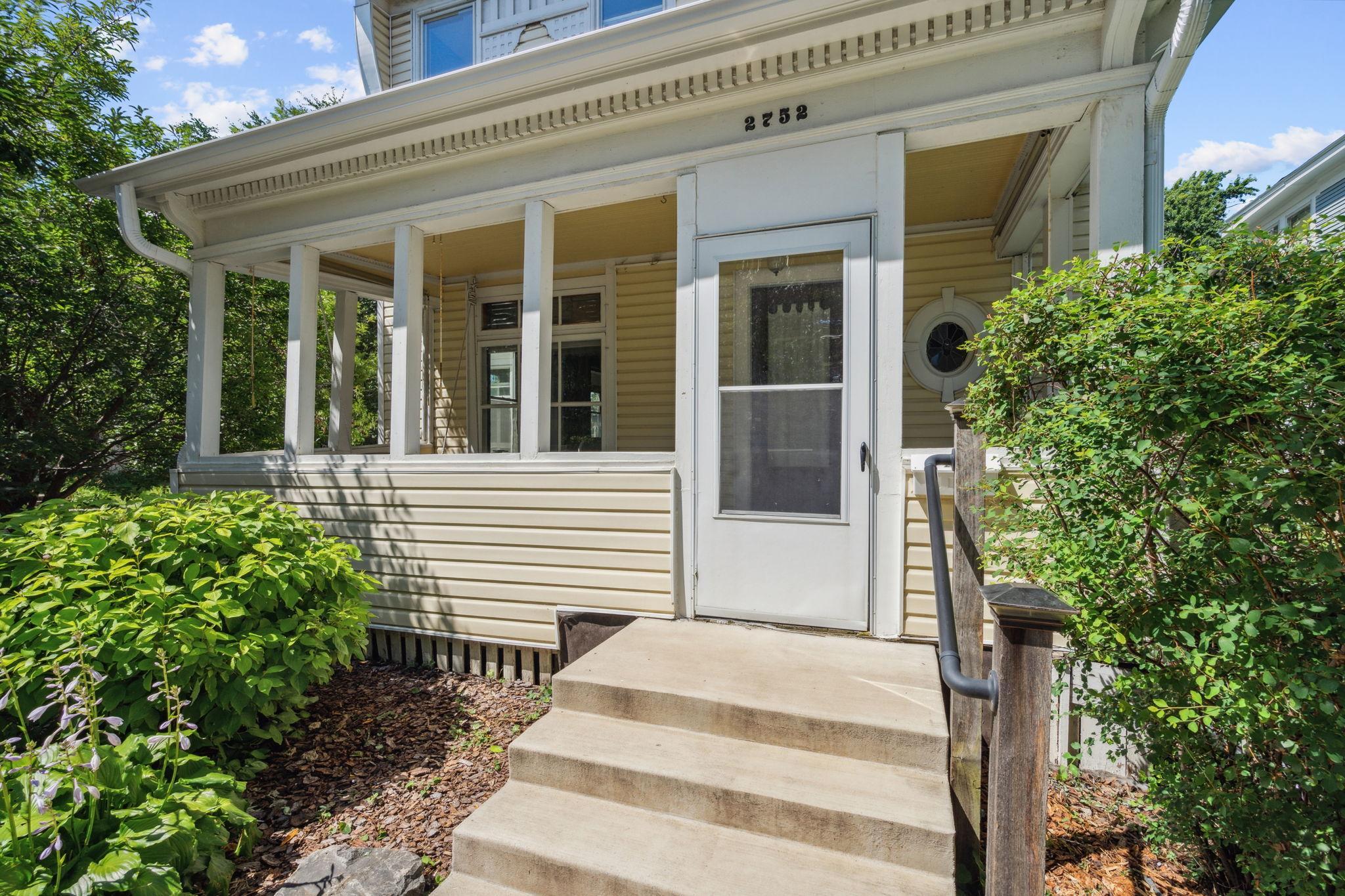 2752 Bryant Avenue S
