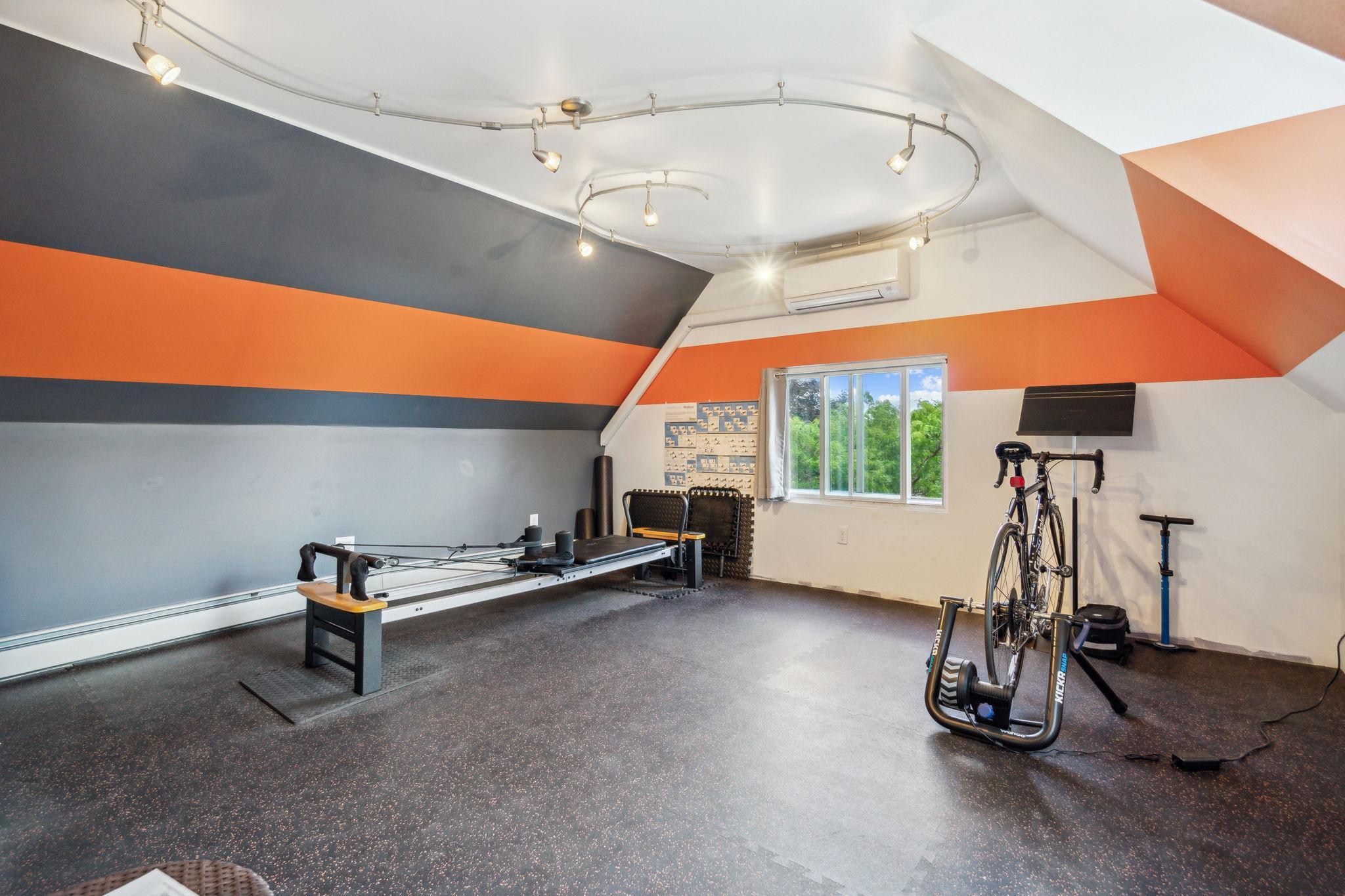 2752 Bryant Avenue S