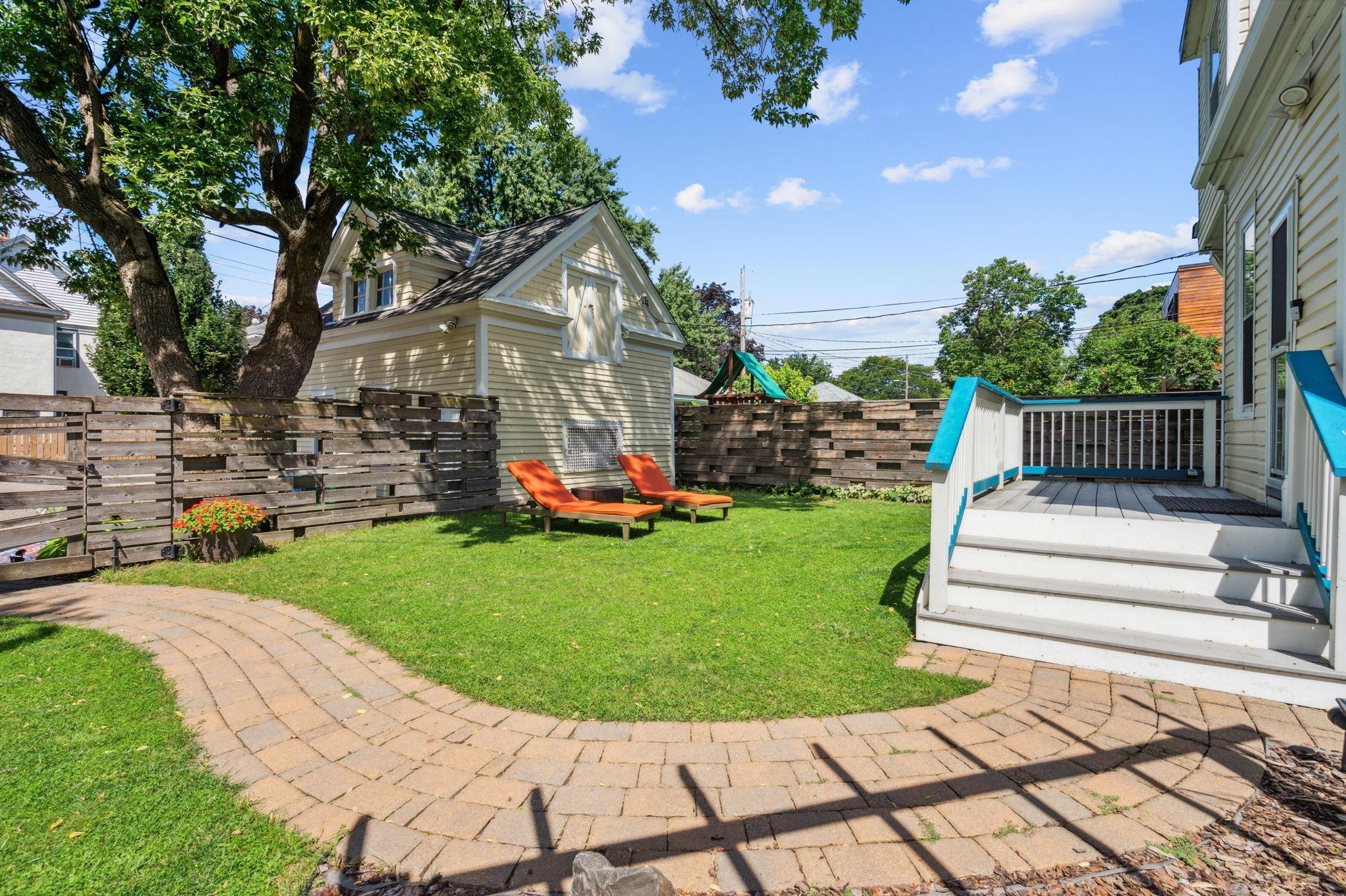 2752 Bryant Avenue S