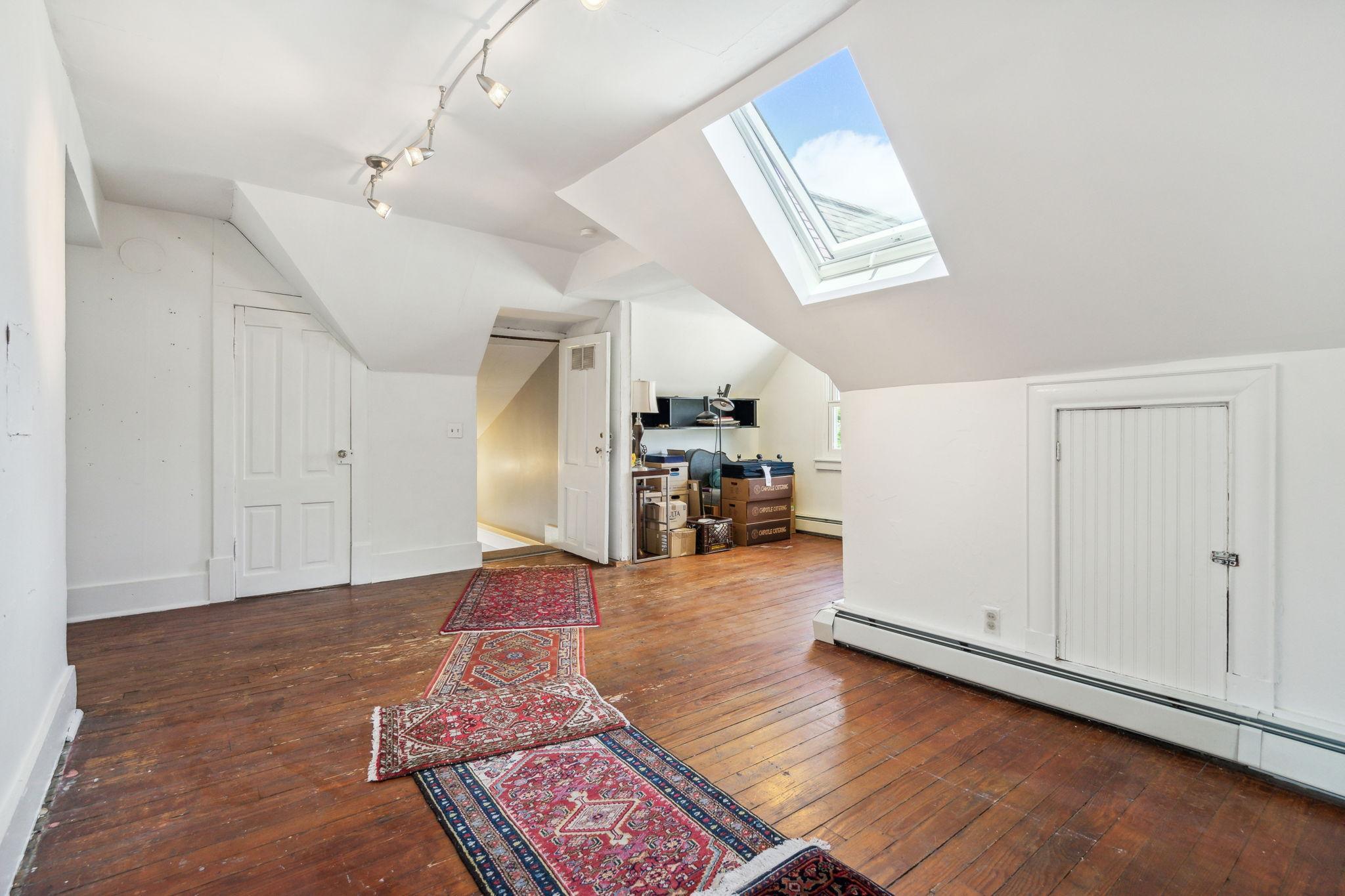 2752 Bryant Avenue S