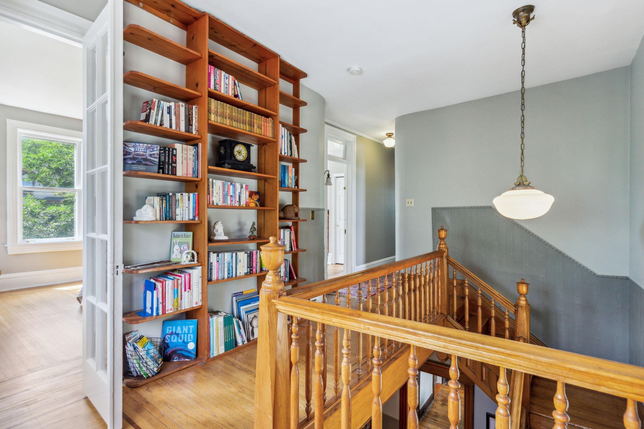 2752 Bryant Avenue S