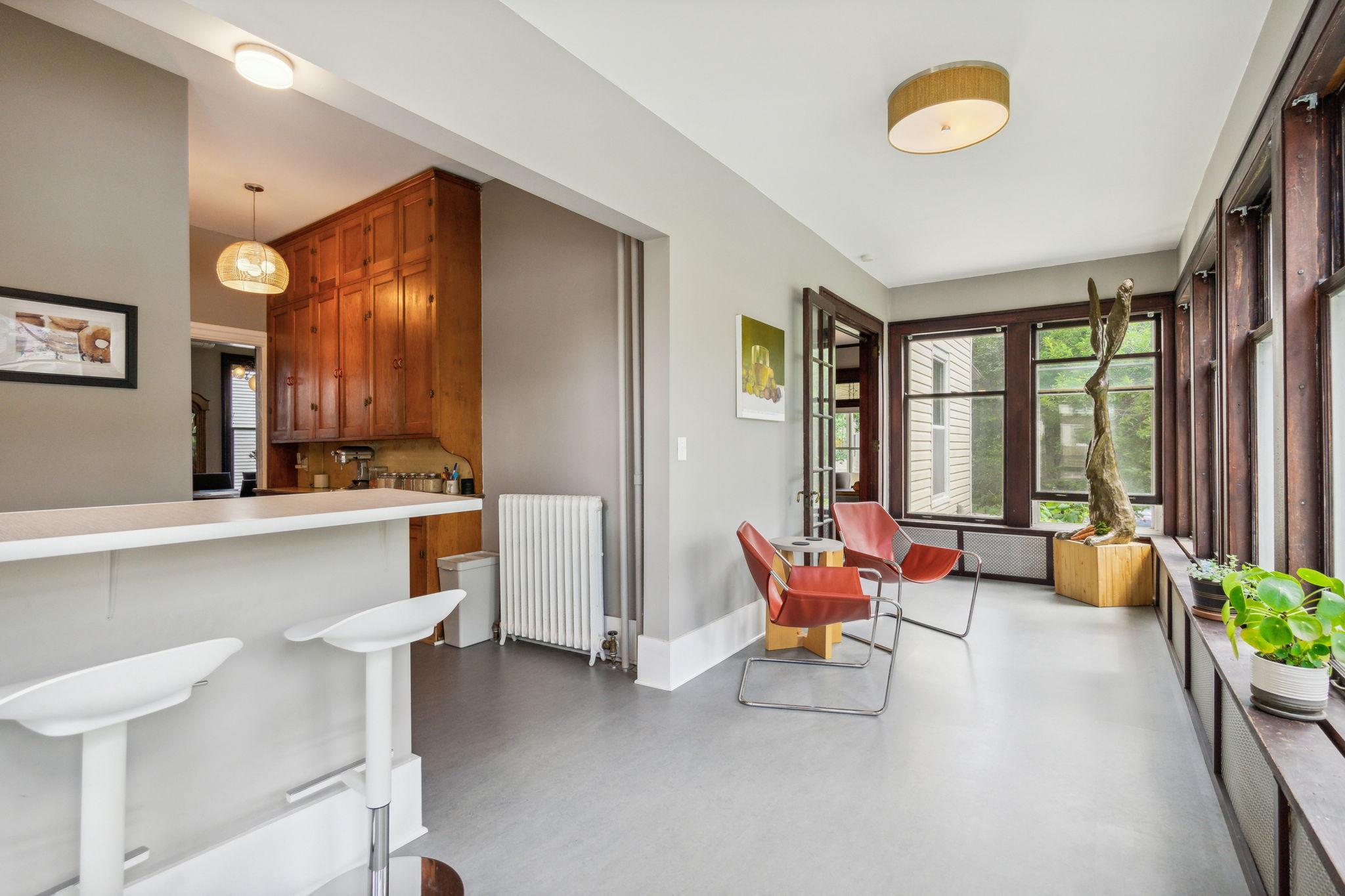 2752 Bryant Avenue S