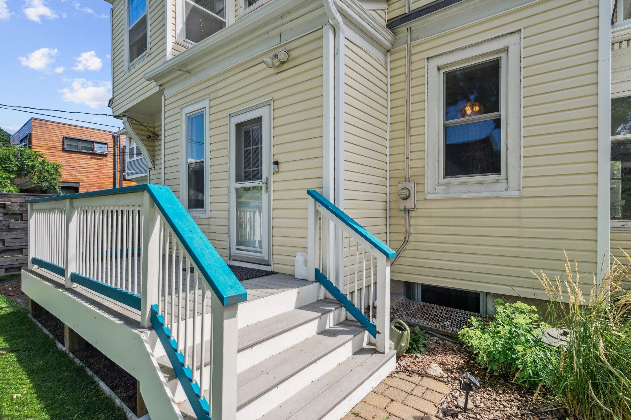 2752 Bryant Avenue S