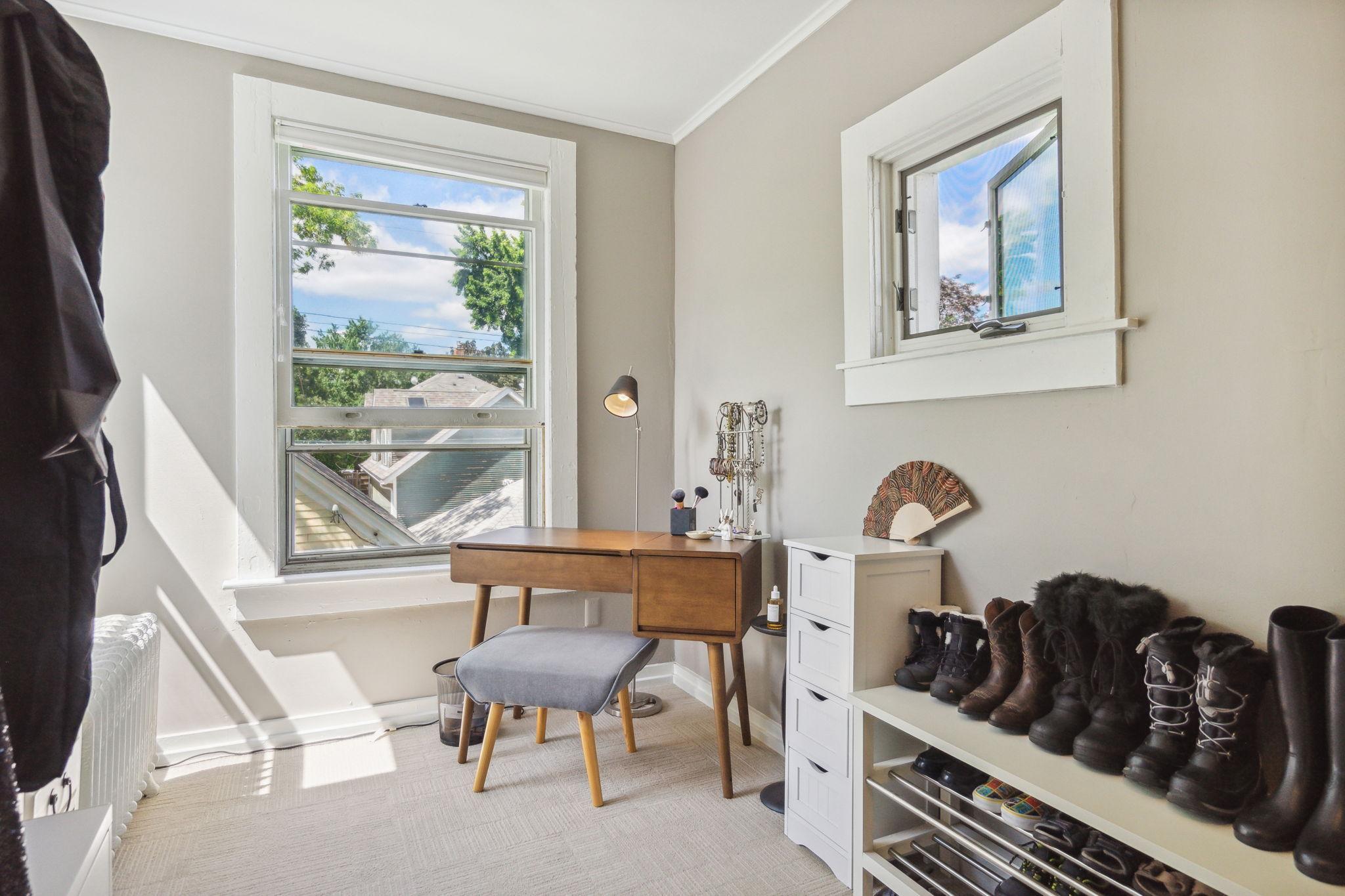 2752 Bryant Avenue S