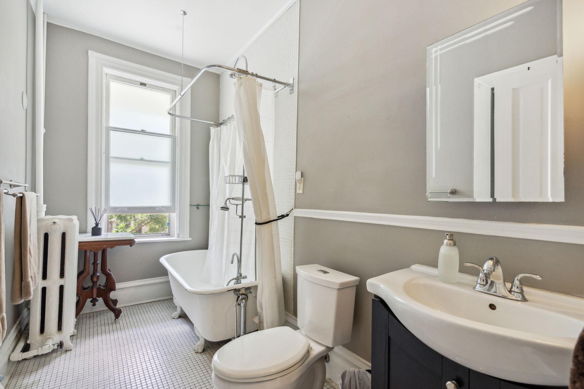 2752 Bryant Avenue S