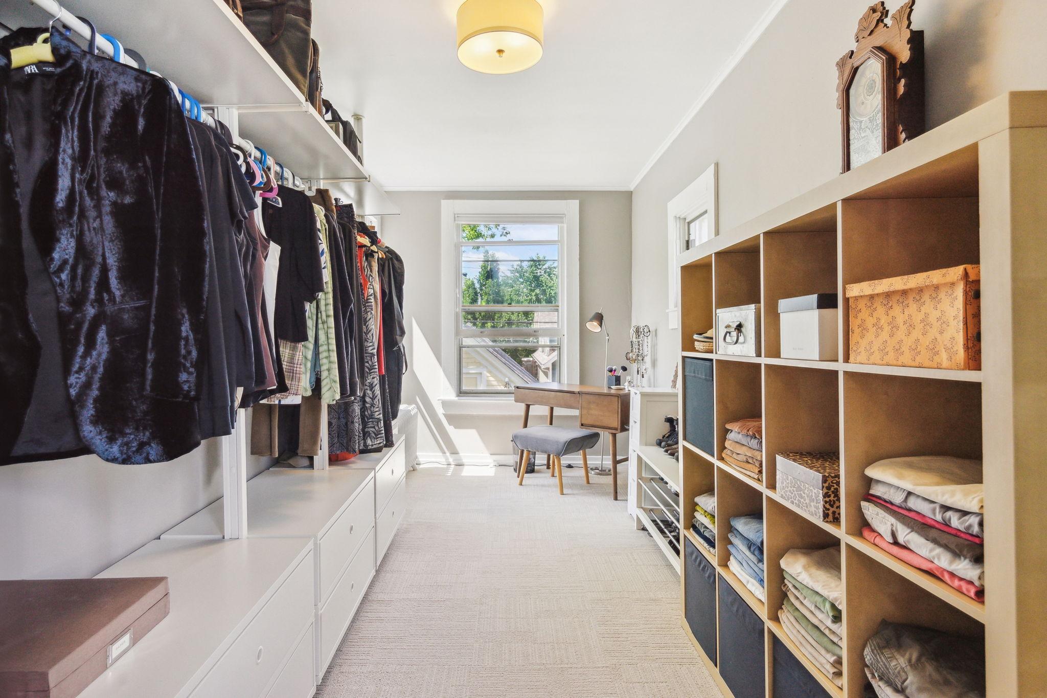 2752 Bryant Avenue S