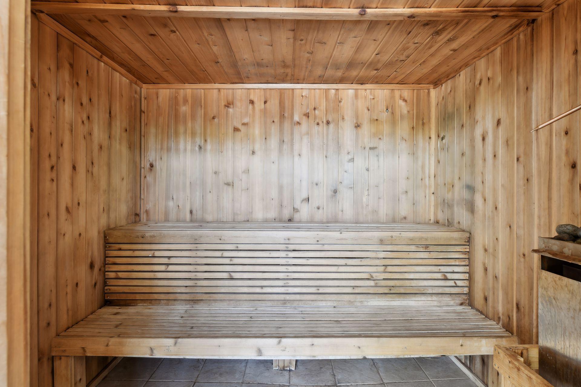 4385 Trenton Lane N Unit: 104