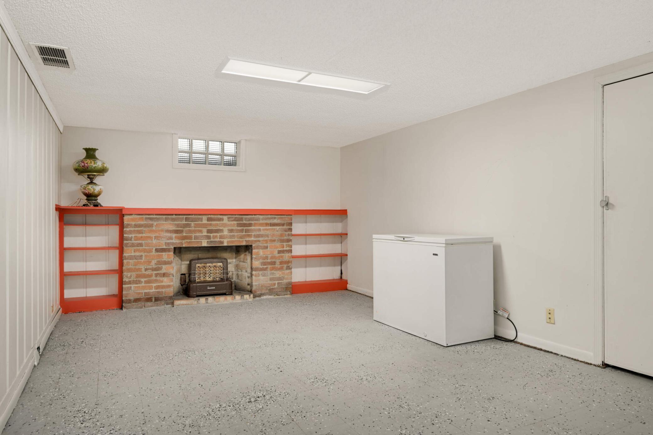 2926 Cleveland Street NE