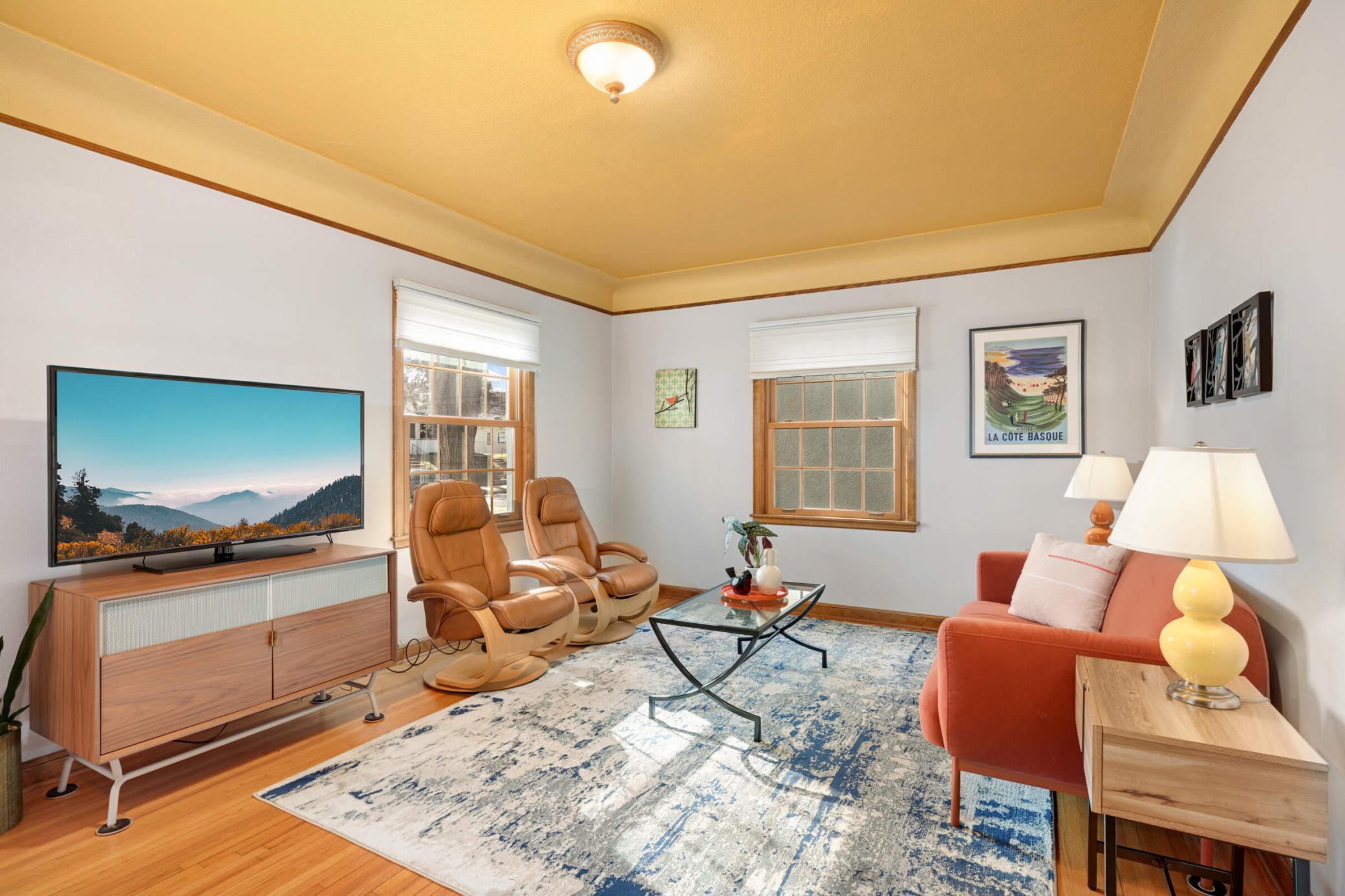 2926 Cleveland Street NE