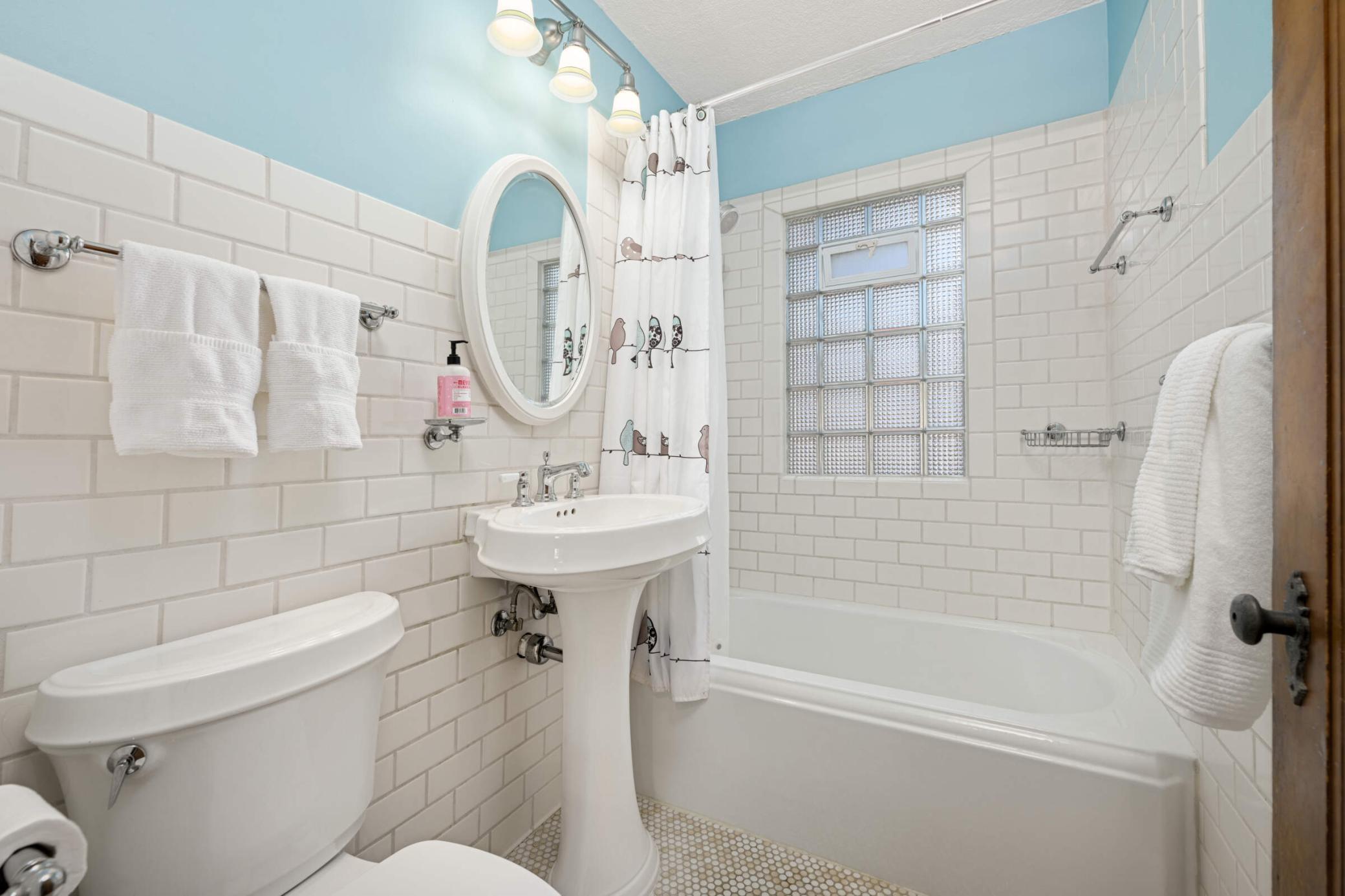 2926 Cleveland Street NE