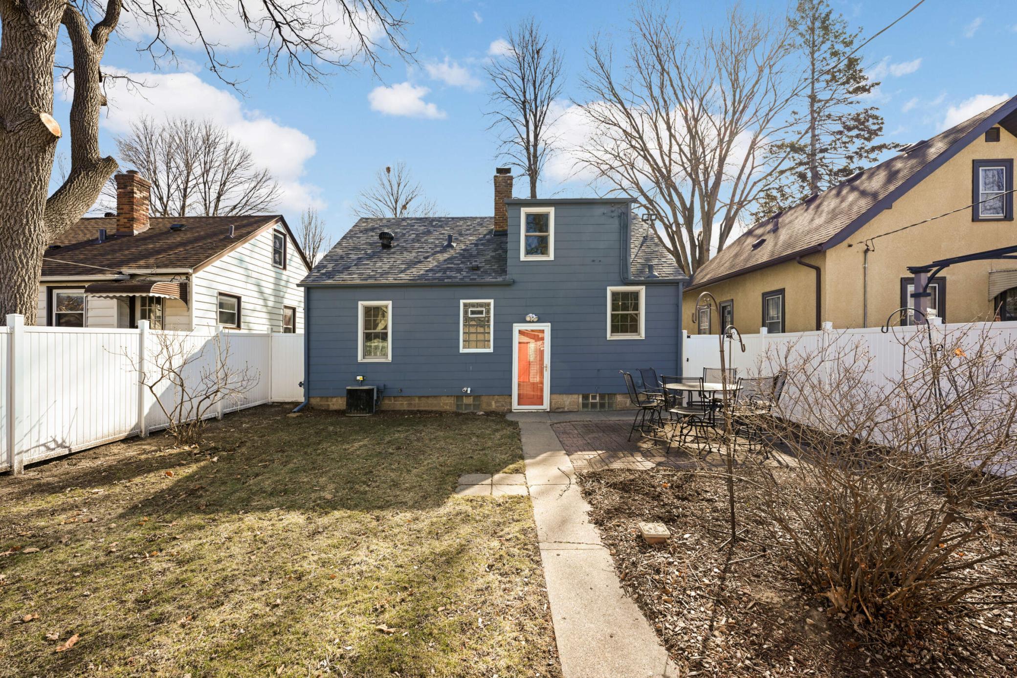 2926 Cleveland Street NE