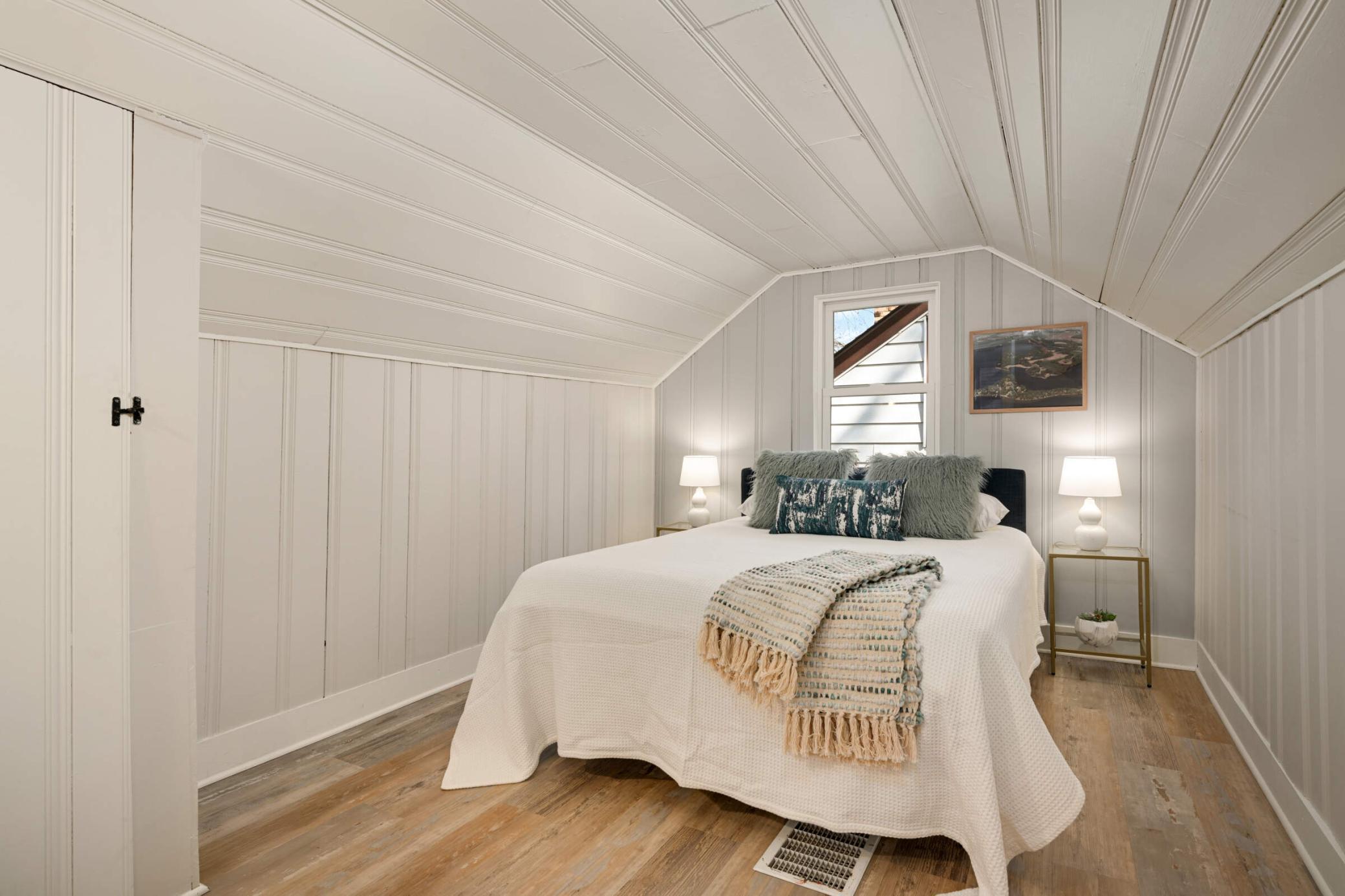 2926 Cleveland Street NE