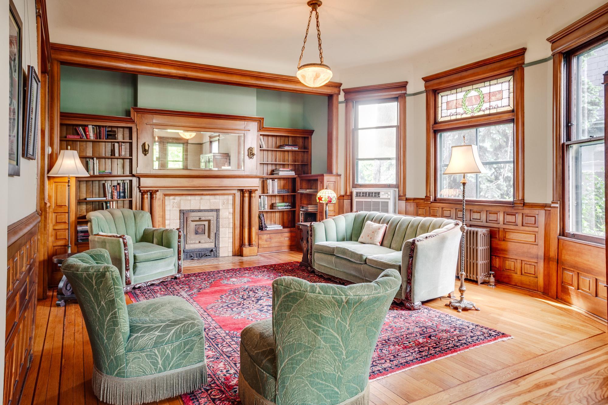 2301 Aldrich Avenue S