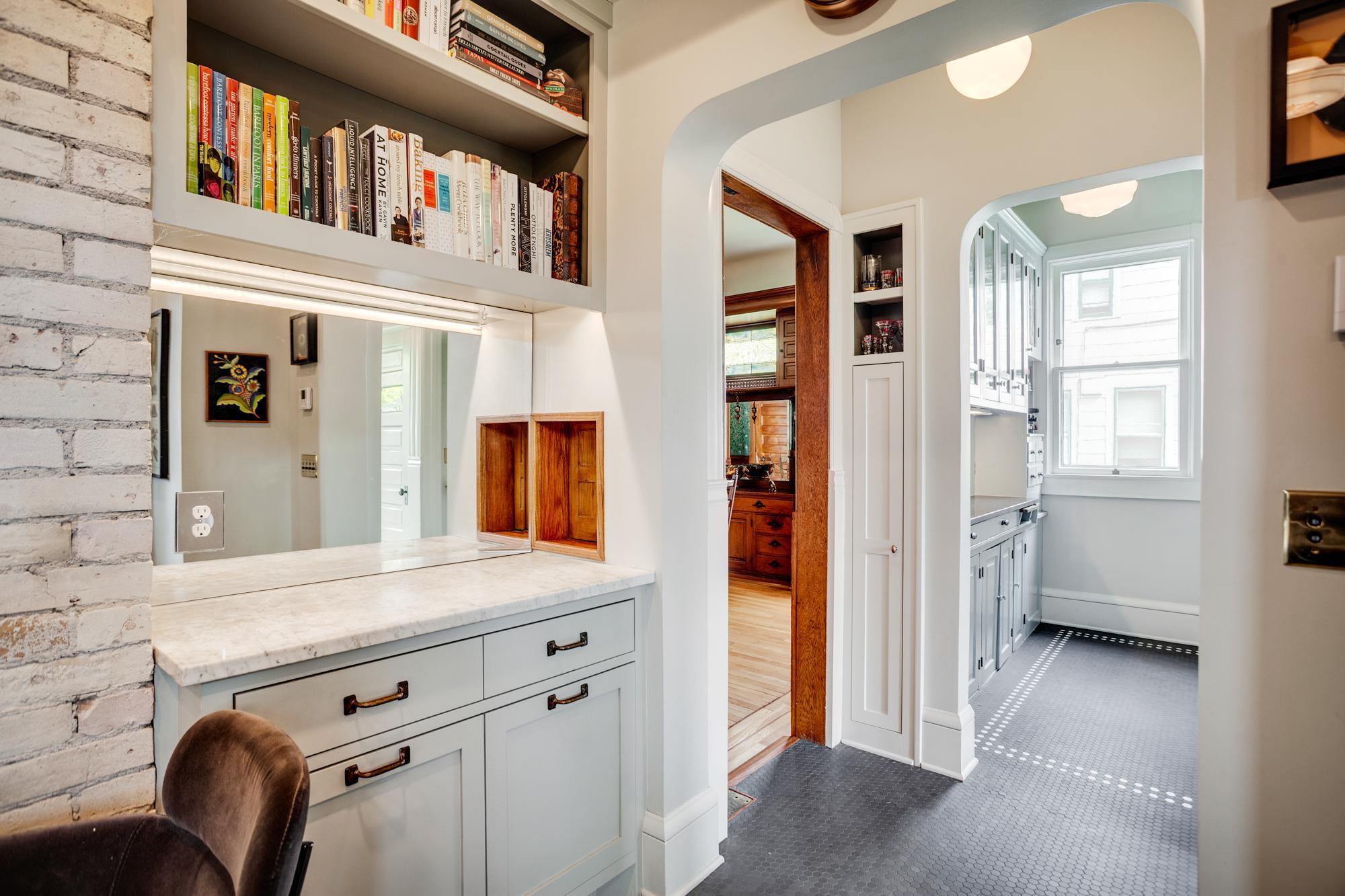 2301 Aldrich Avenue S