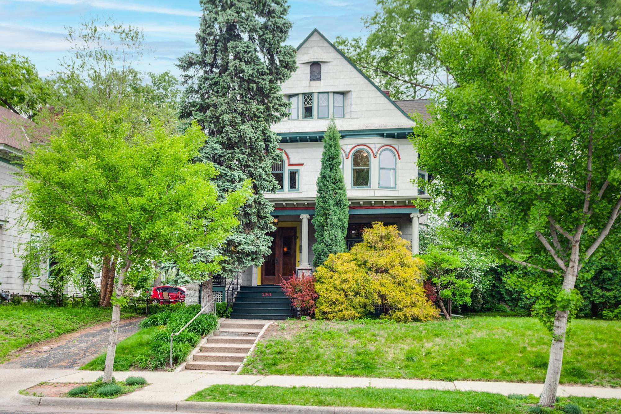 2301 Aldrich Avenue S