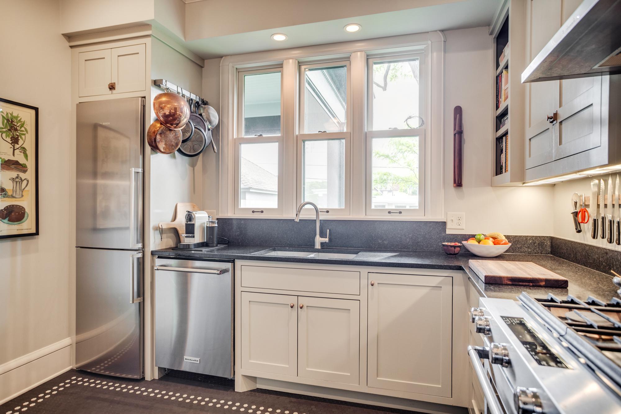 2301 Aldrich Avenue S